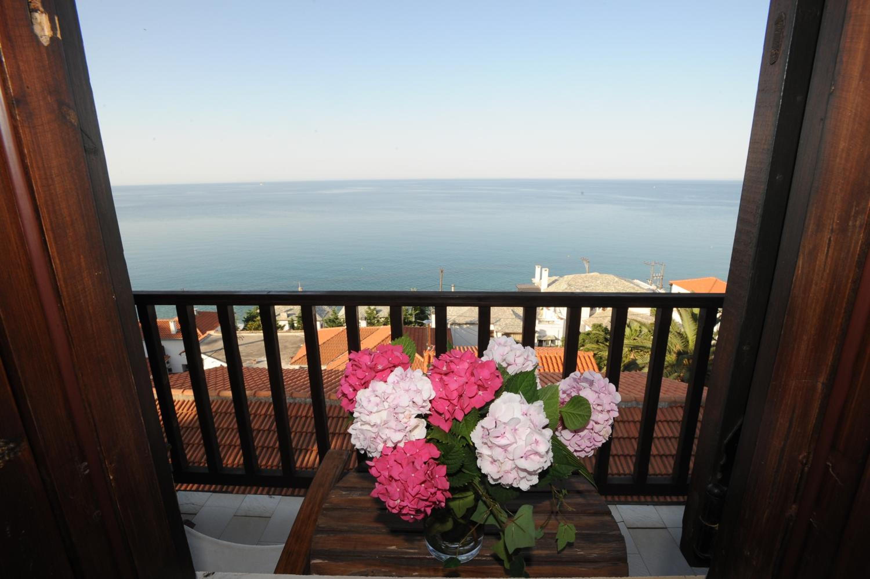 Twin Room with Sea View - Photo 6