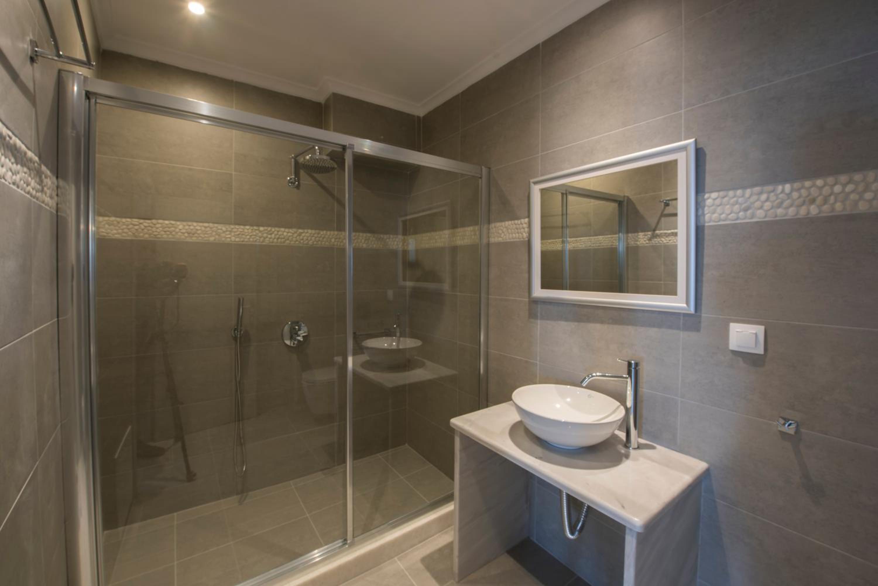 Two-Bedroom Apartment - Photo 5