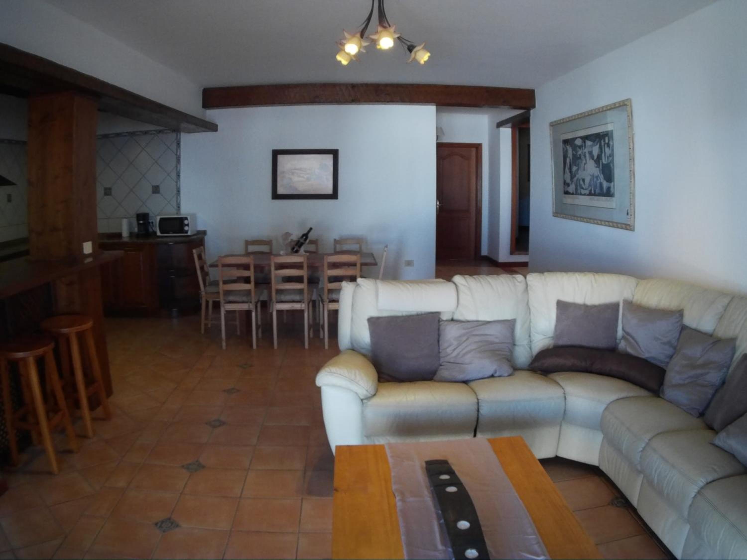 Villa de Tres Habitaciones