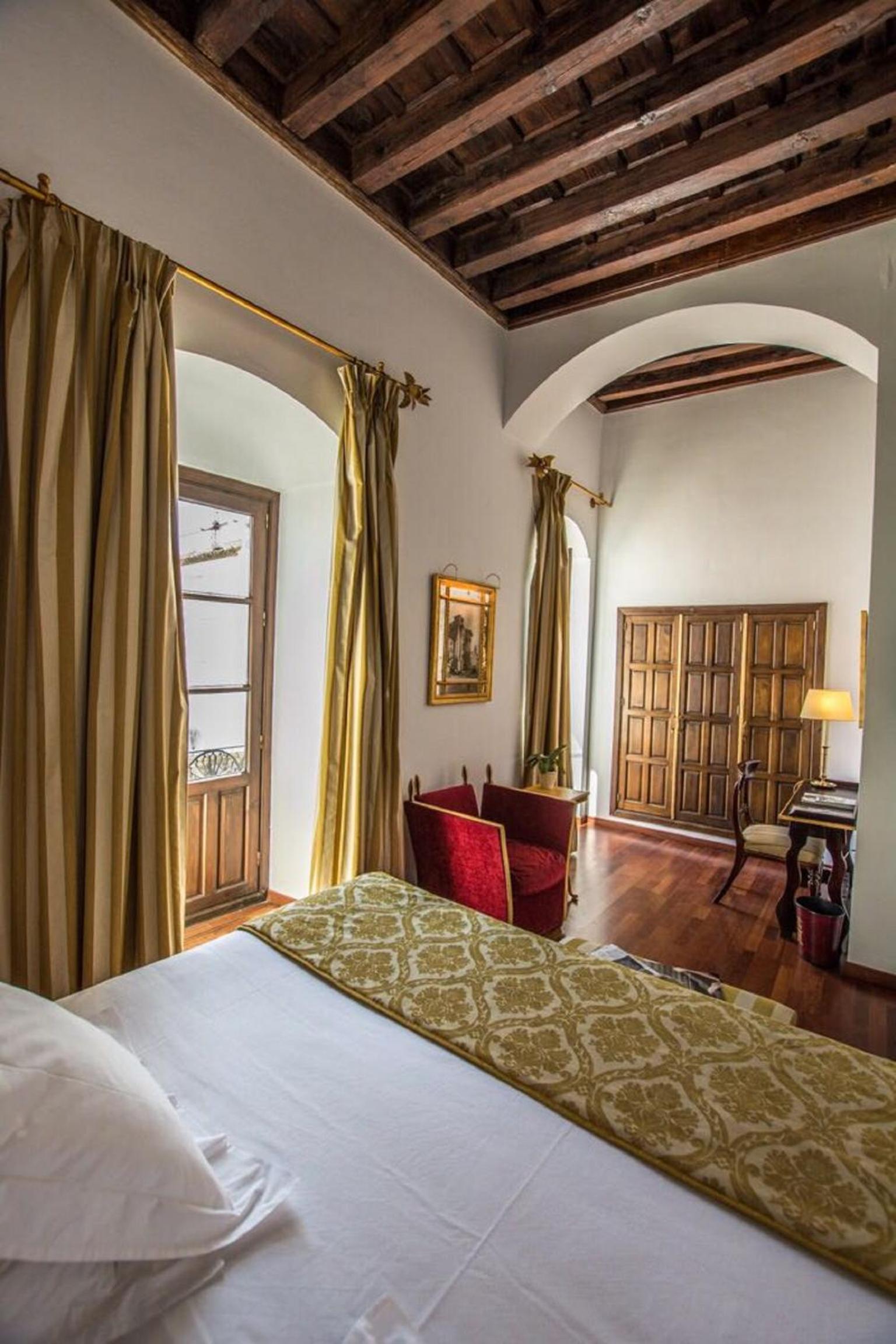 Deluxe Double or Twin Room - Photo 5