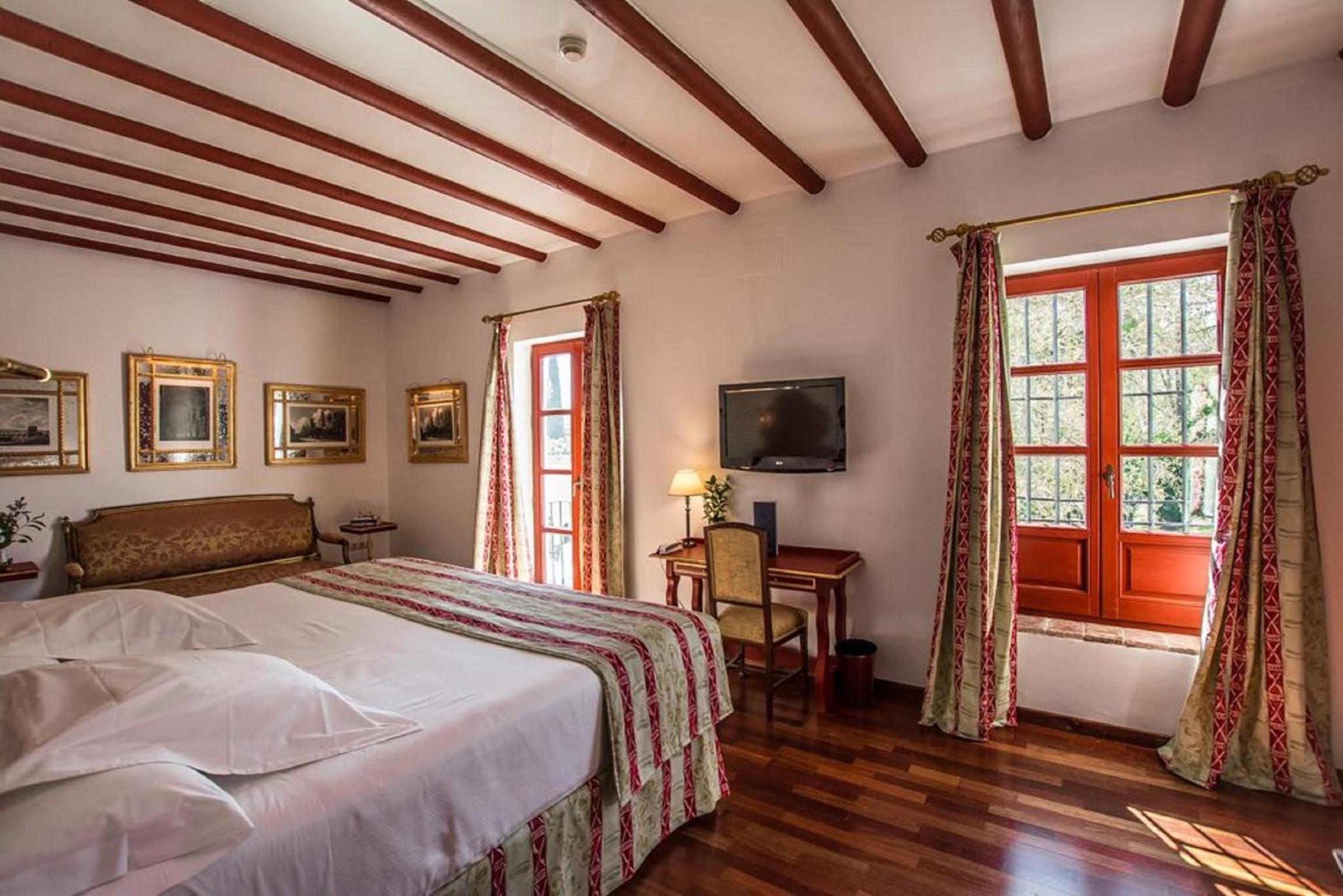 Deluxe Double or Twin Room - Photo 8