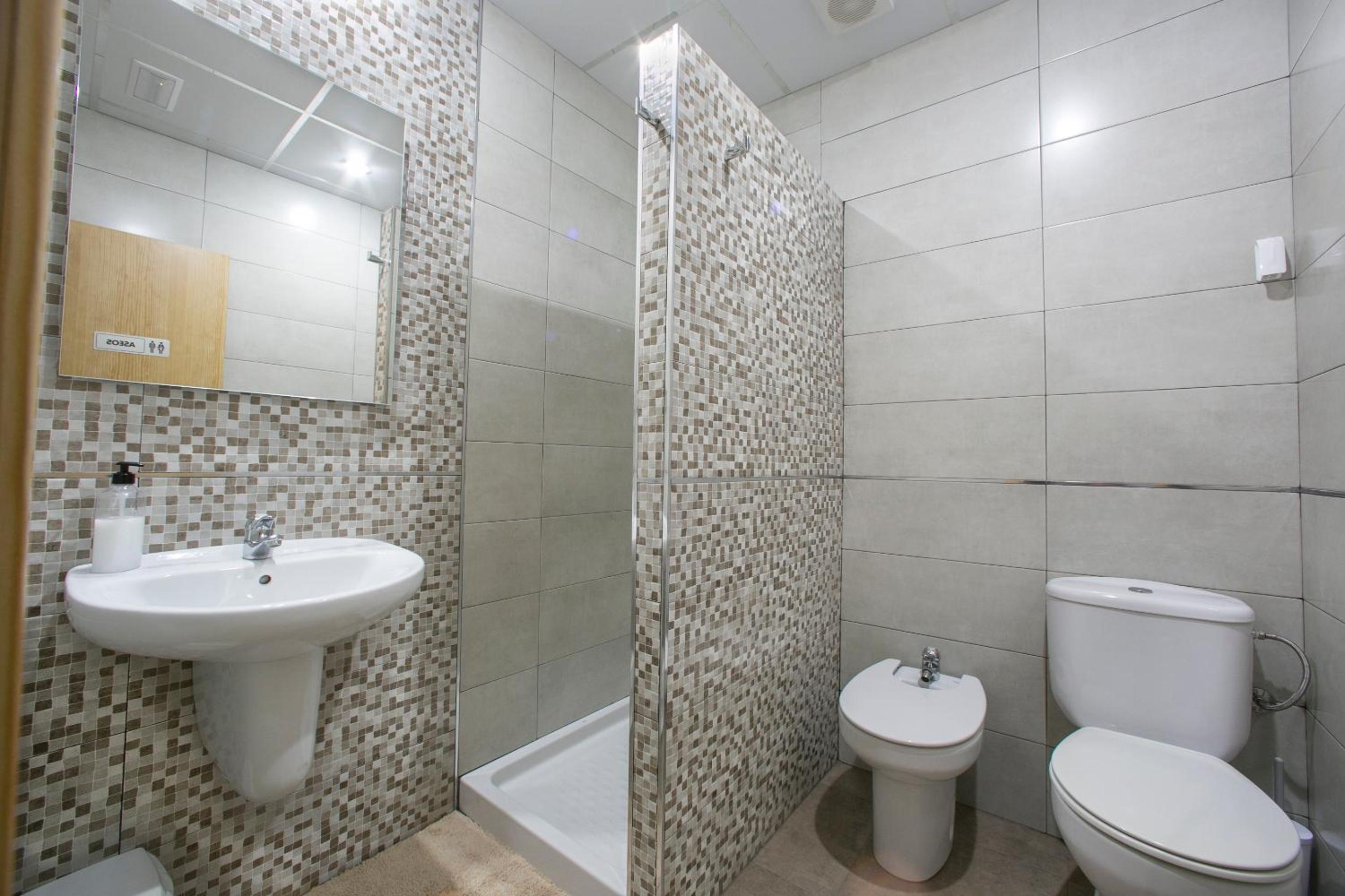 Quadruple Room With Shared Bathroom photo 2