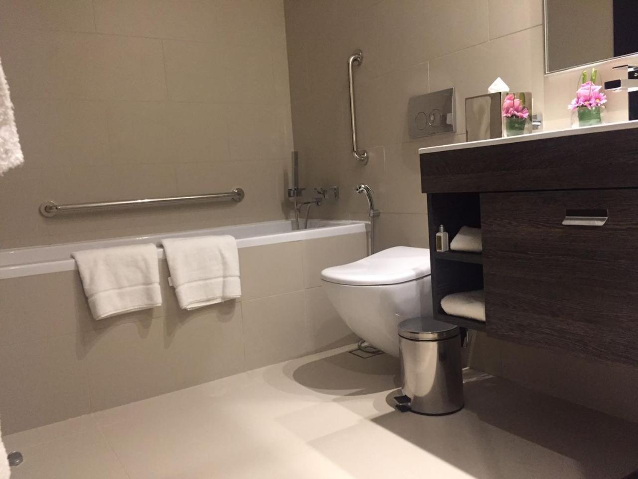 One-Bedroom Premier photo 3