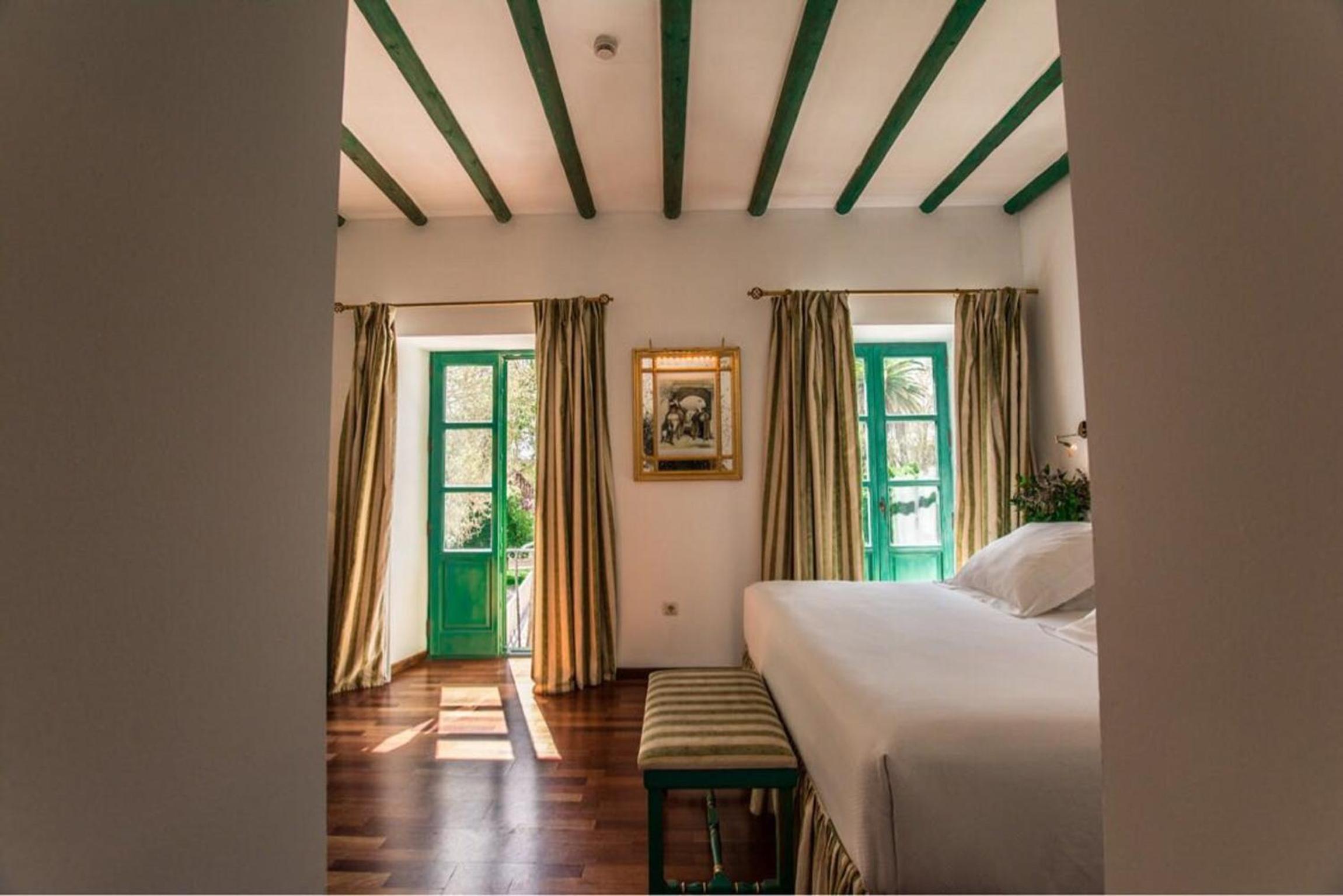 Deluxe Double or Twin Room - Photo 7