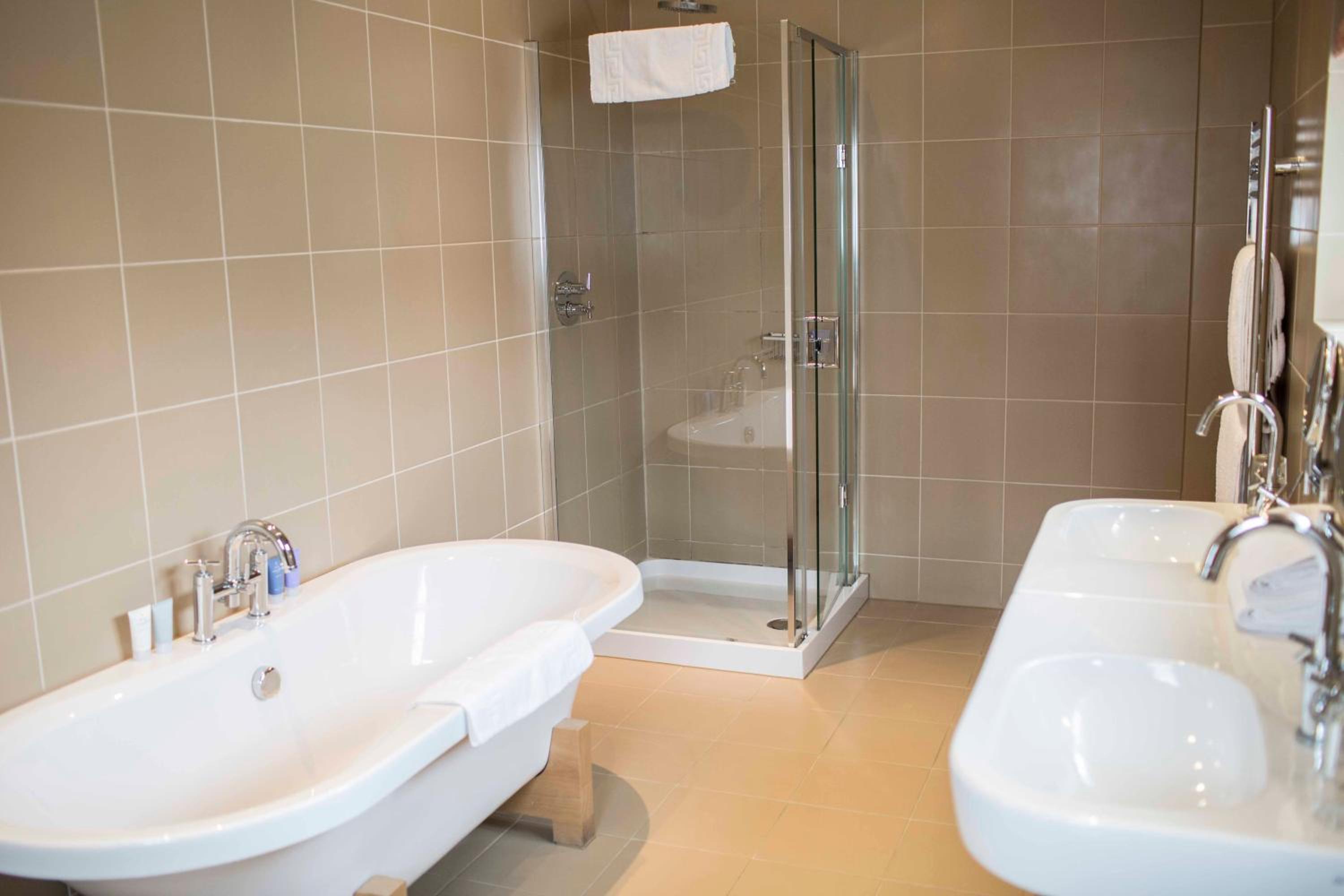 Deluxe Double Room - Photo 15