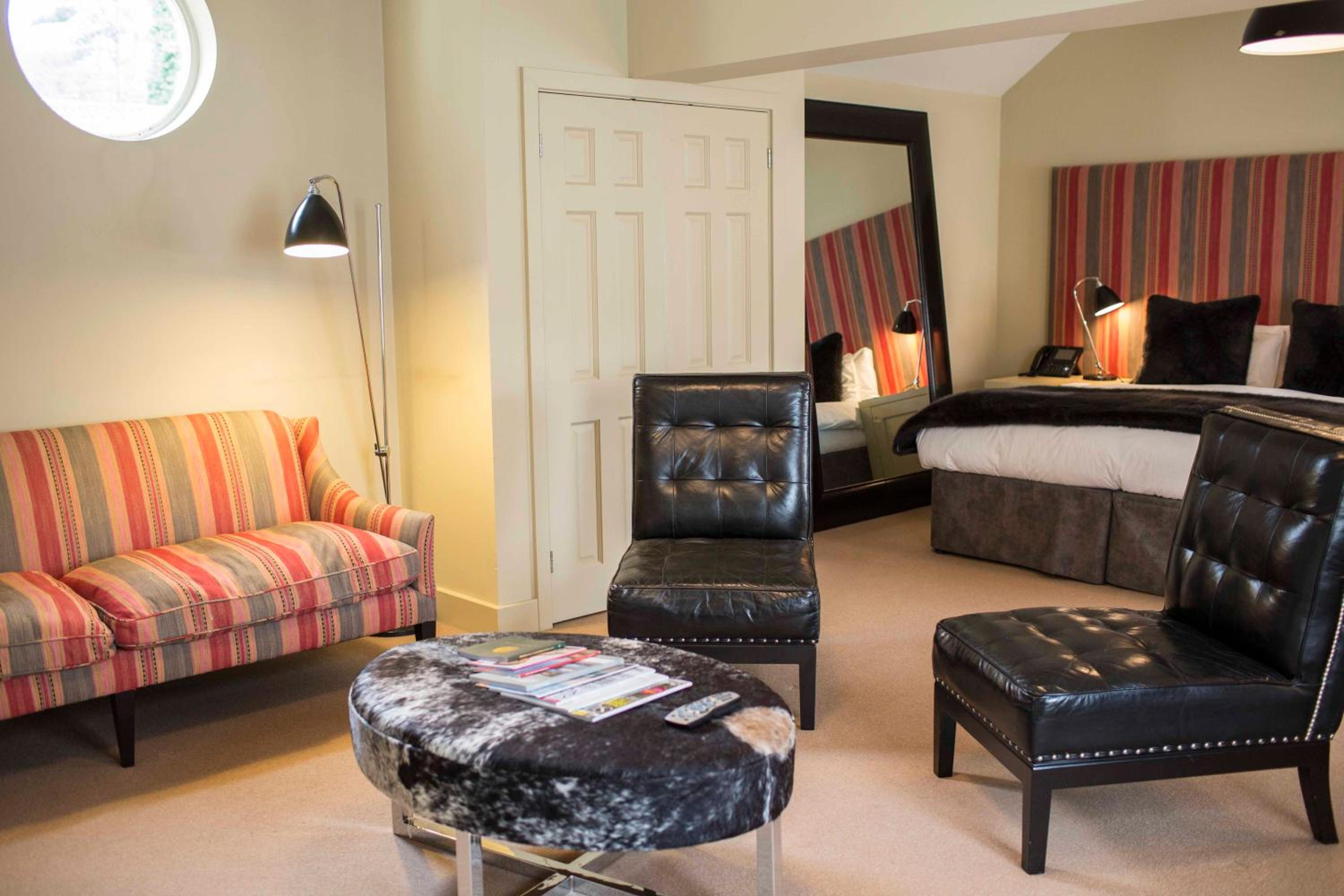 Luxury King Room - Photo 4