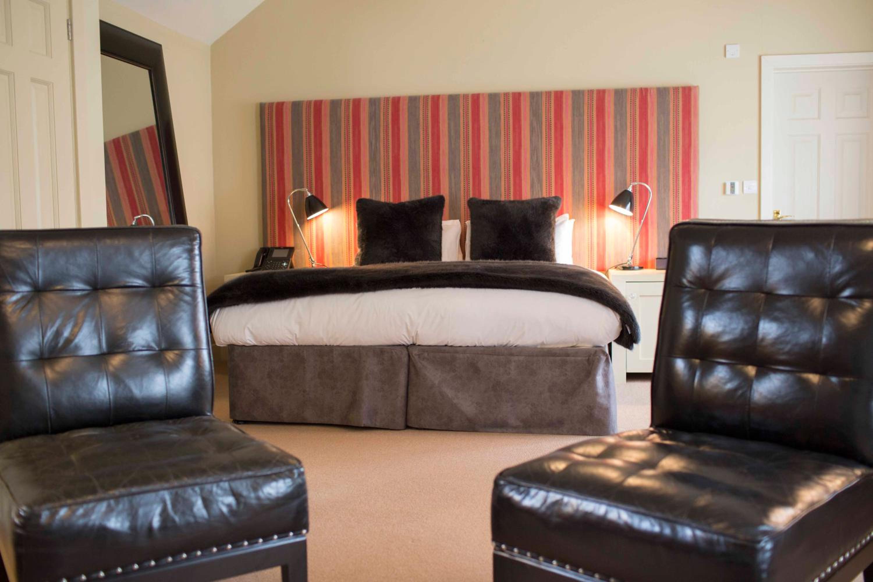 Luxury King Room - Photo 3