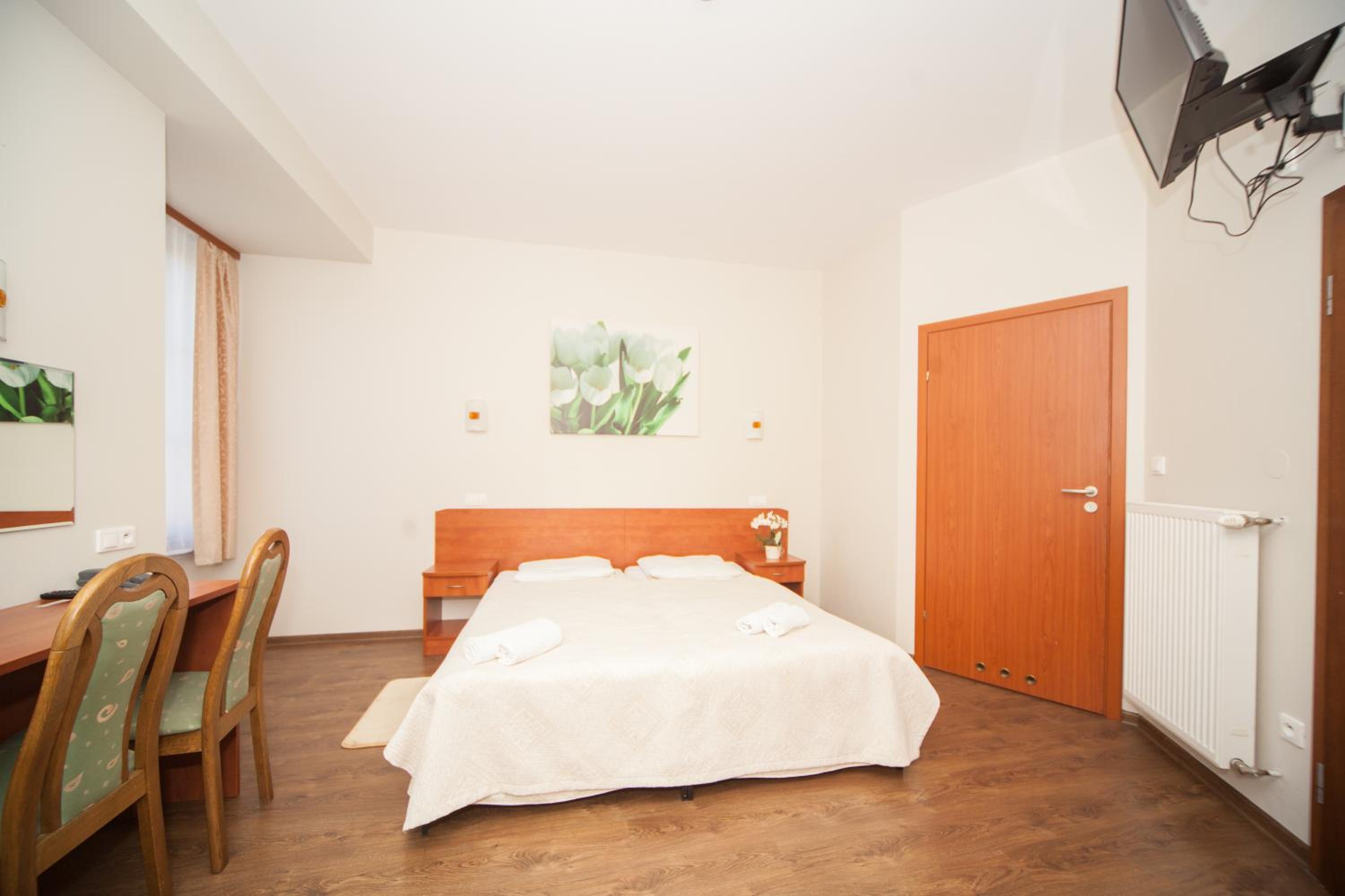 Double Room - Photo 1