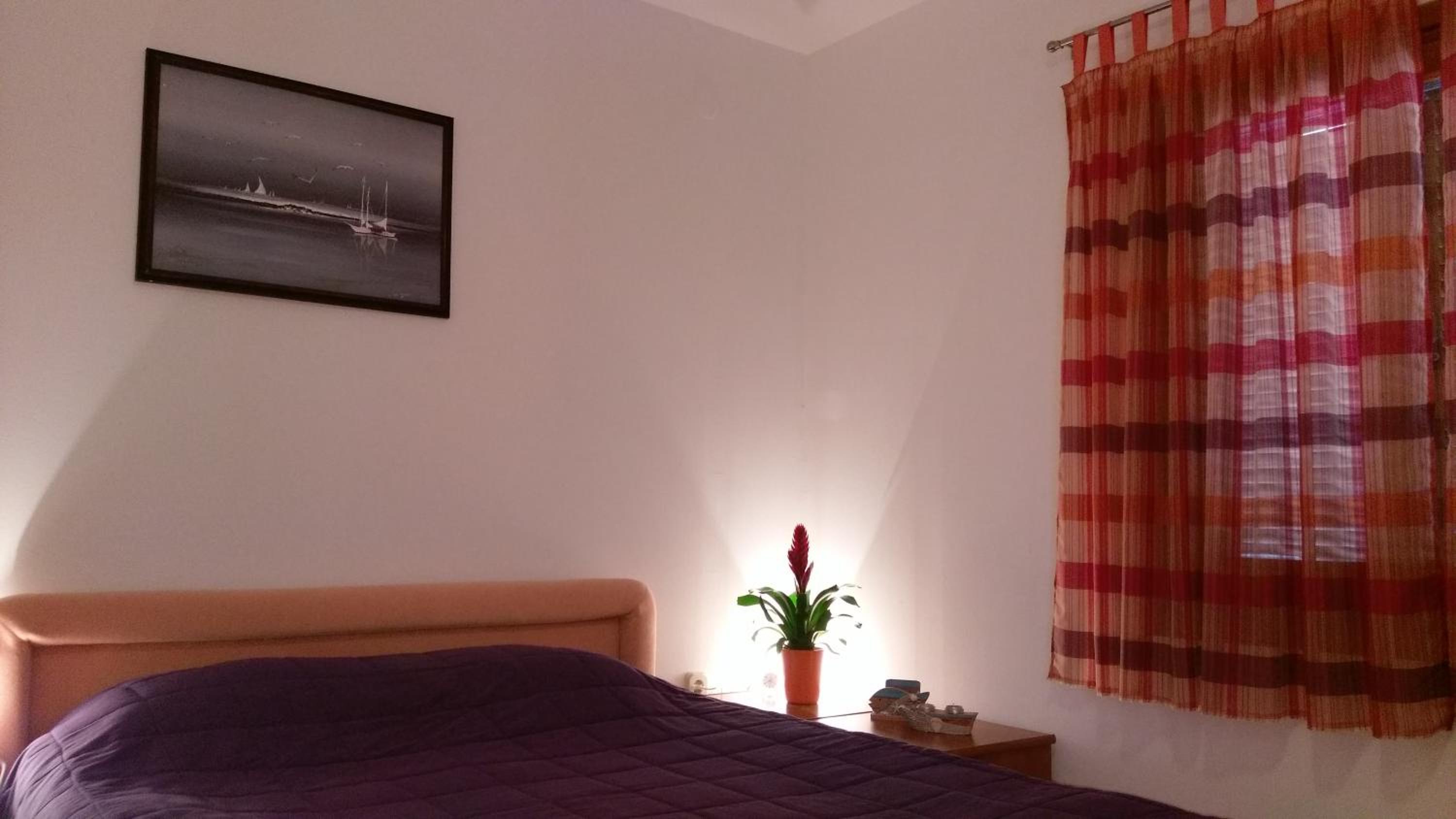 One-Bedroom Apartment - Photo 1