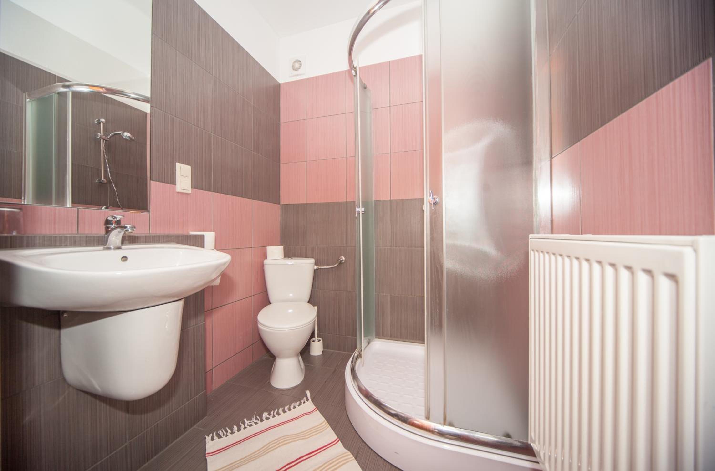 Double Room - Photo 6