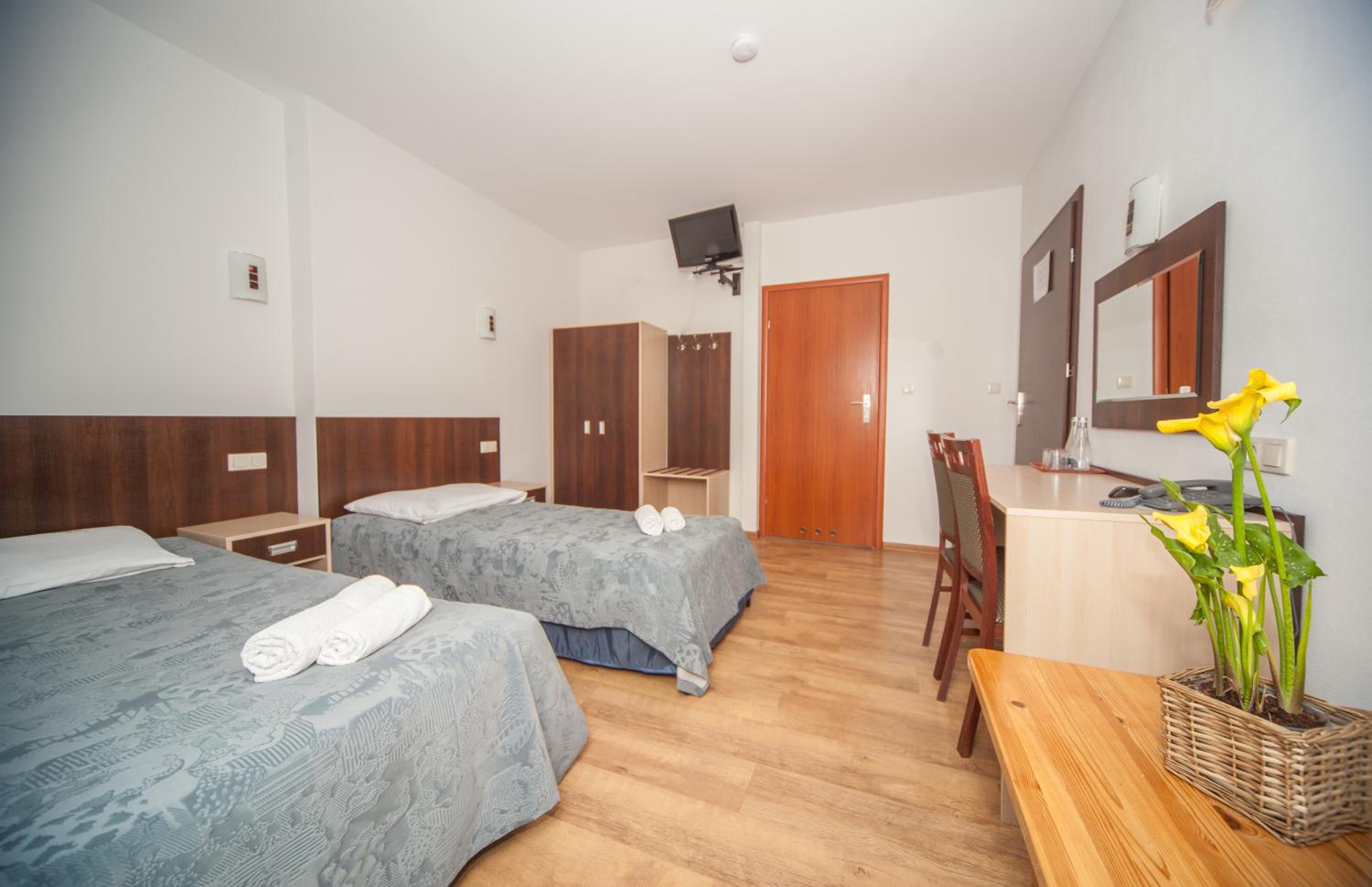 Double Room - Photo 5