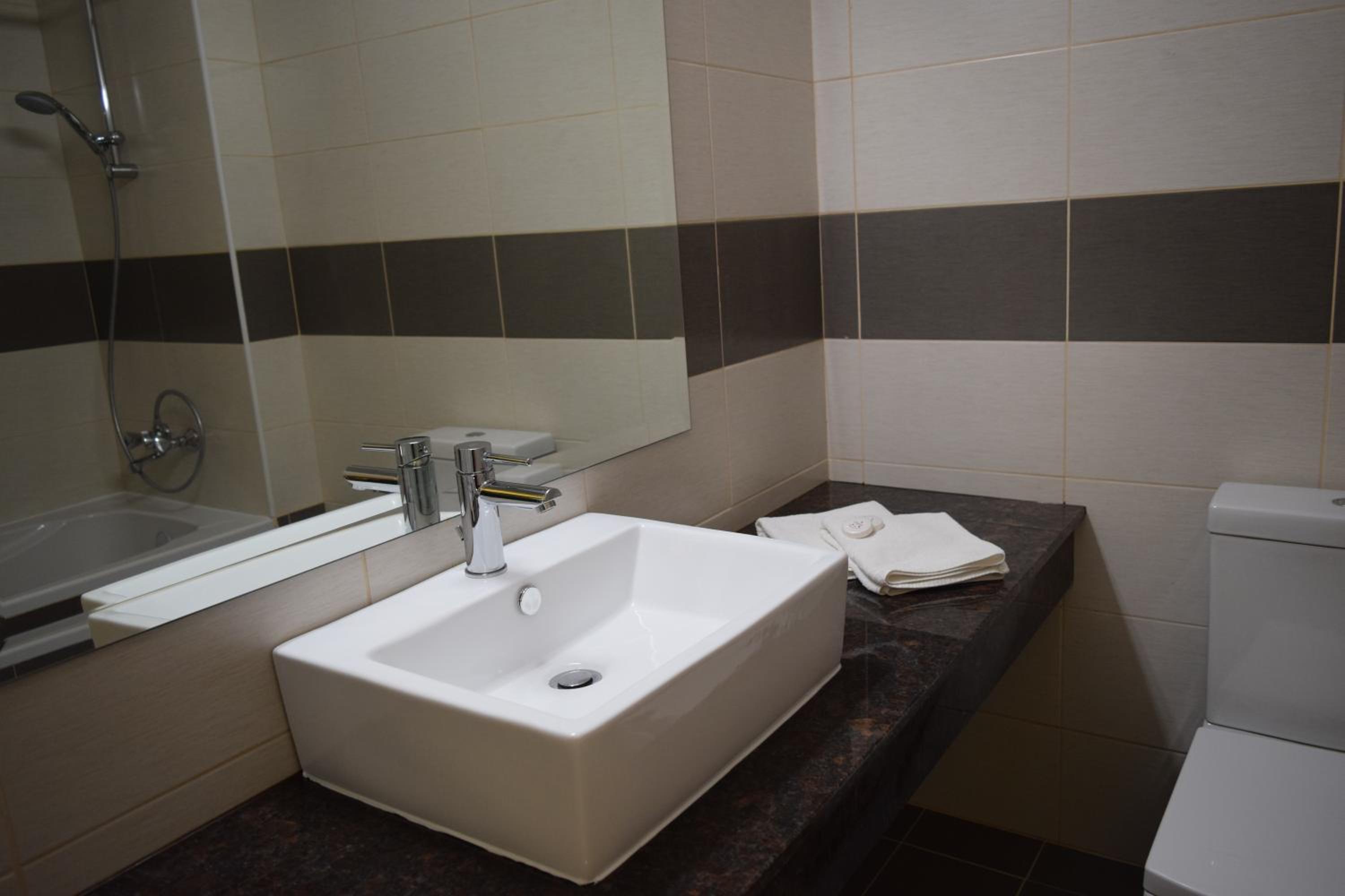 One-Bedroom Apartment (2 Adults + 1 Child) - Photo 3