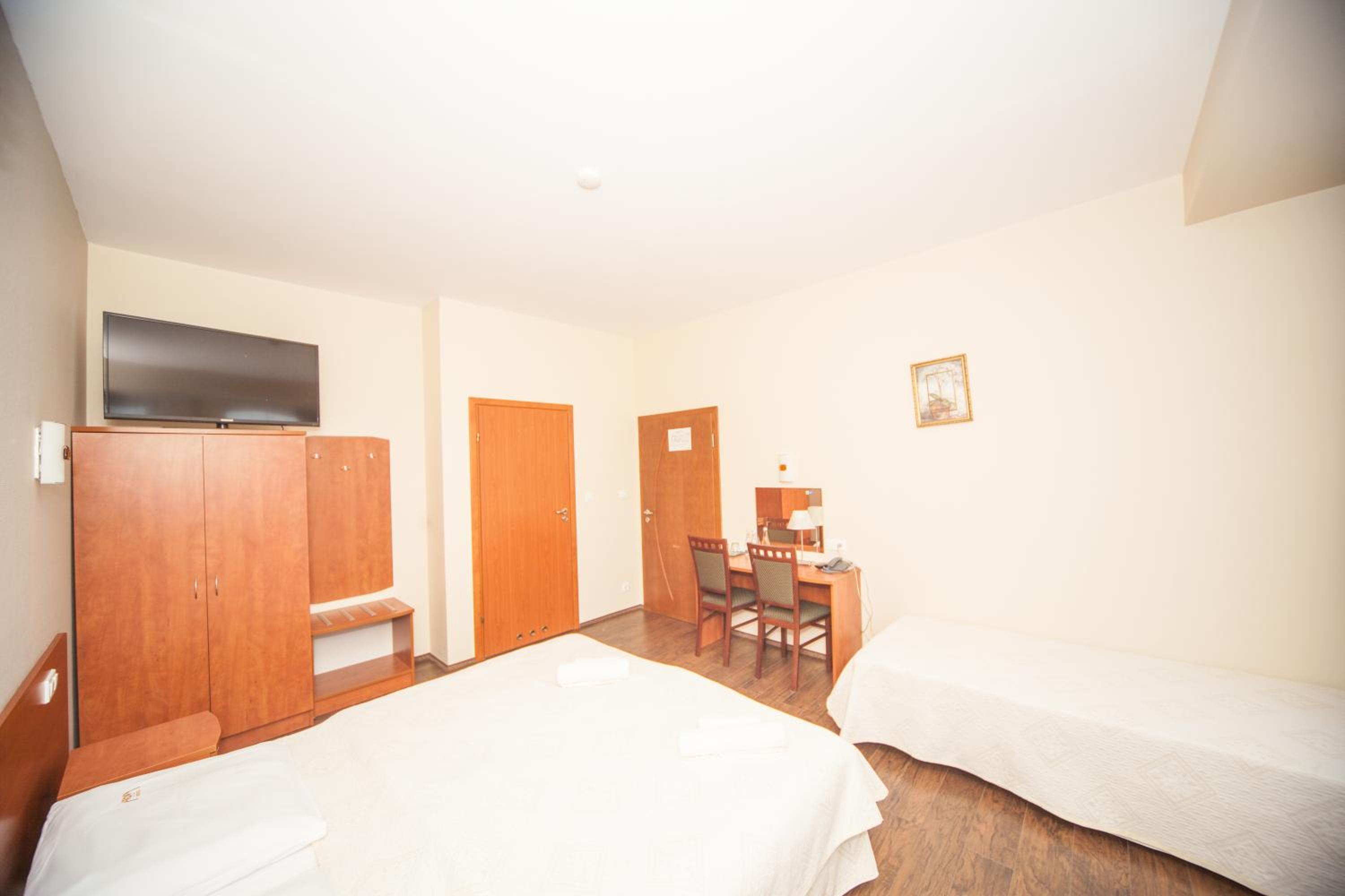 Triple Room - Photo 7