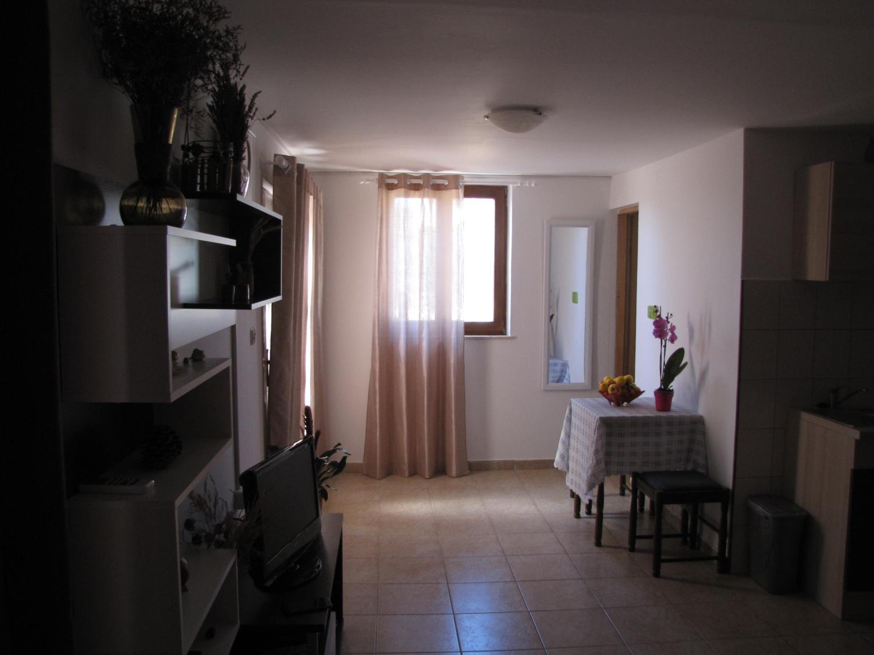 Studio - Photo 6