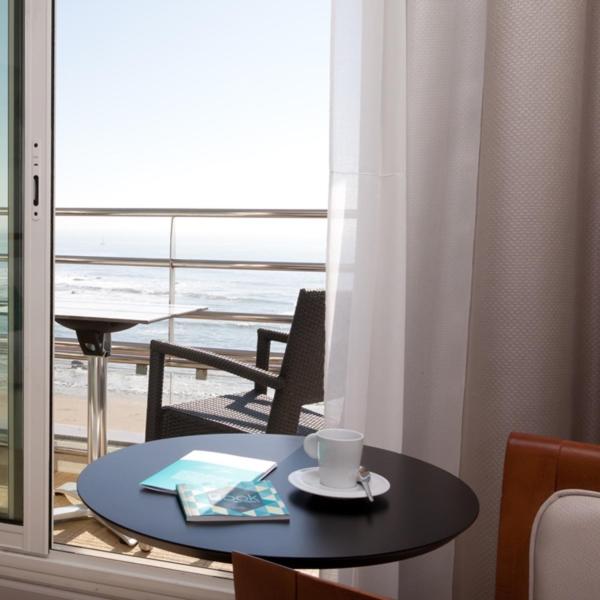 Double Room with Sea View - Photo 3