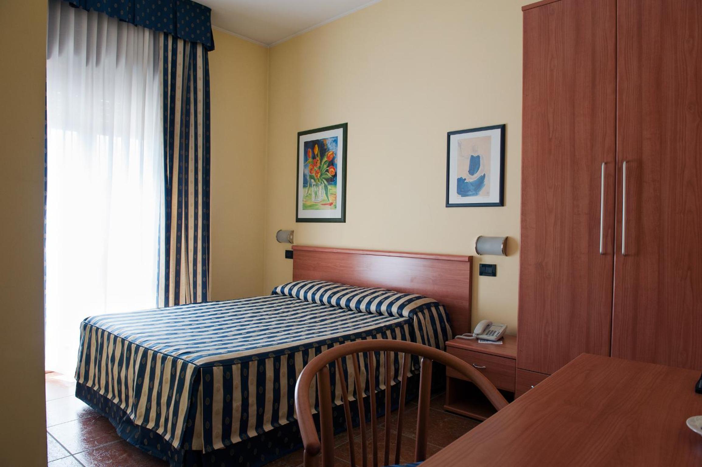 Single Room photo 1