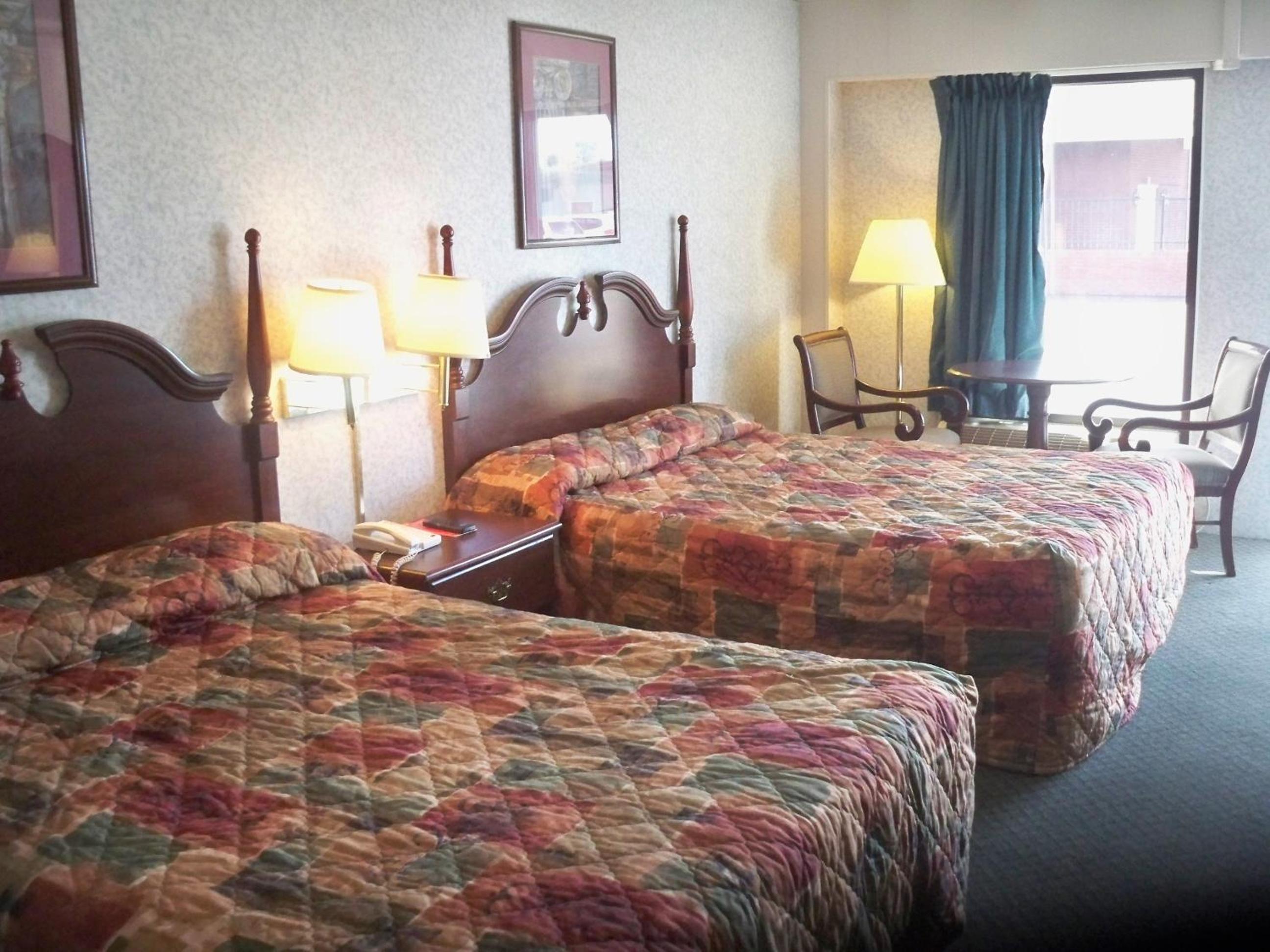 Queen Room - Non-Smoking photo 2