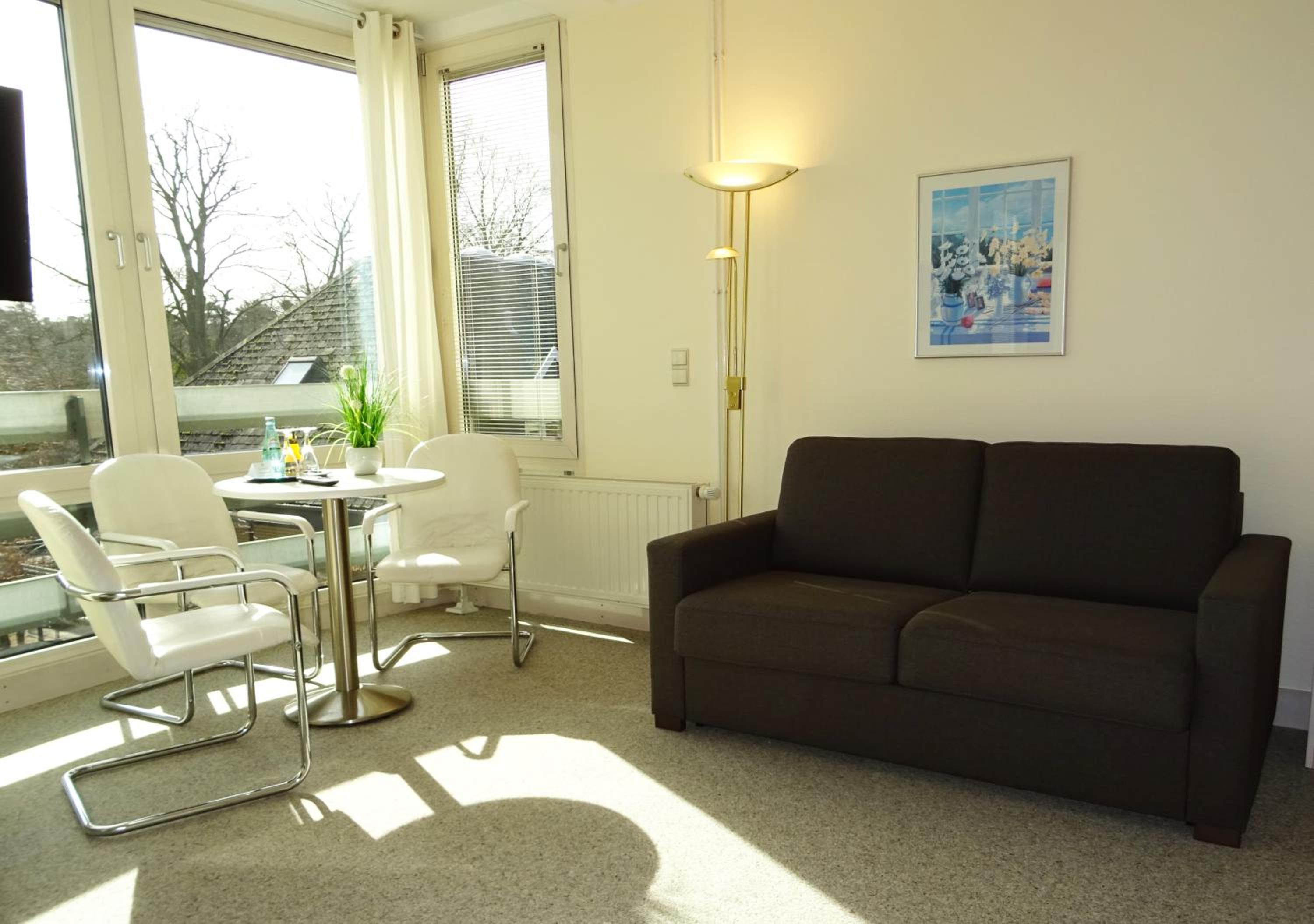 Family Room photo 3