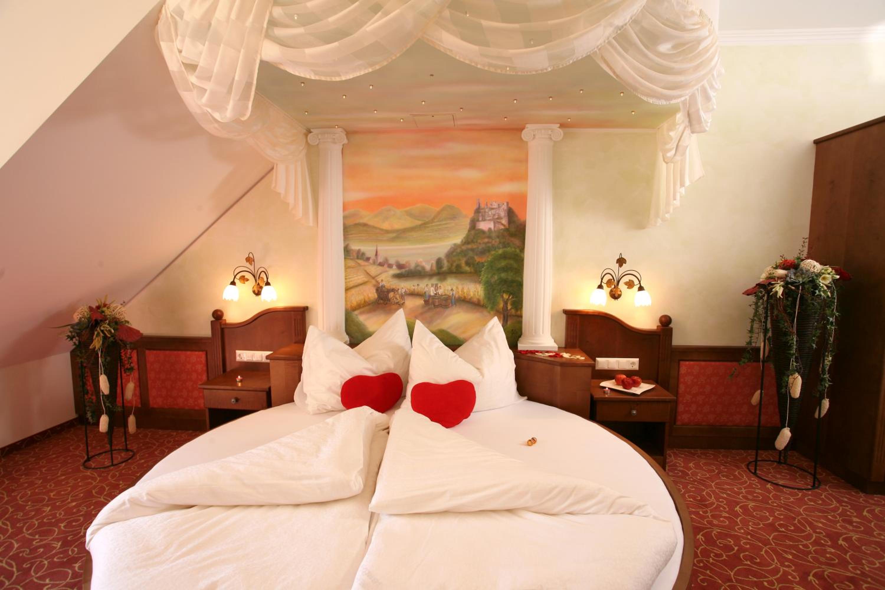 Suite with Spa Access photo 3