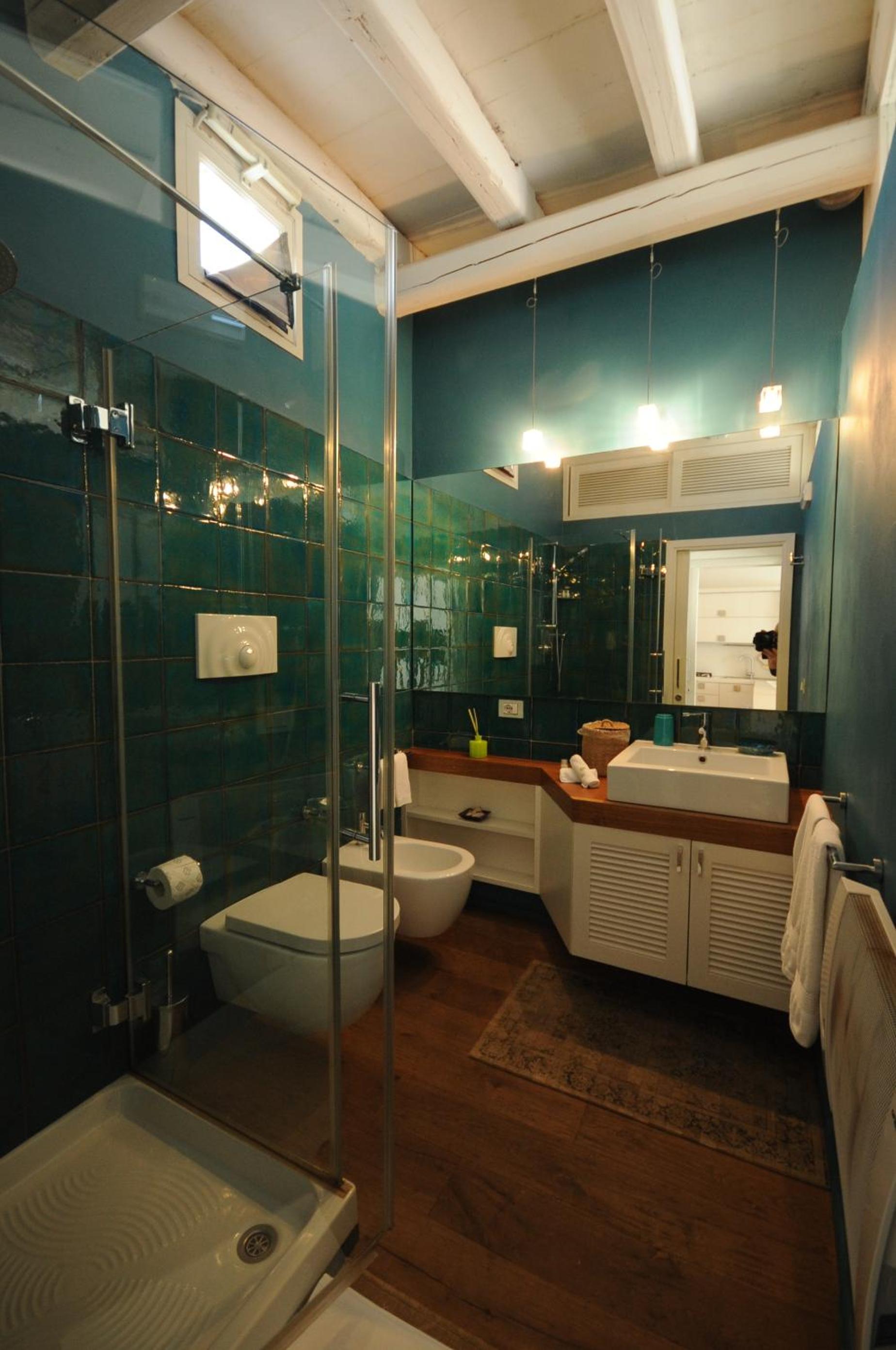 One-Bedroom Apartment  with access to terrace - upper floor photo 2