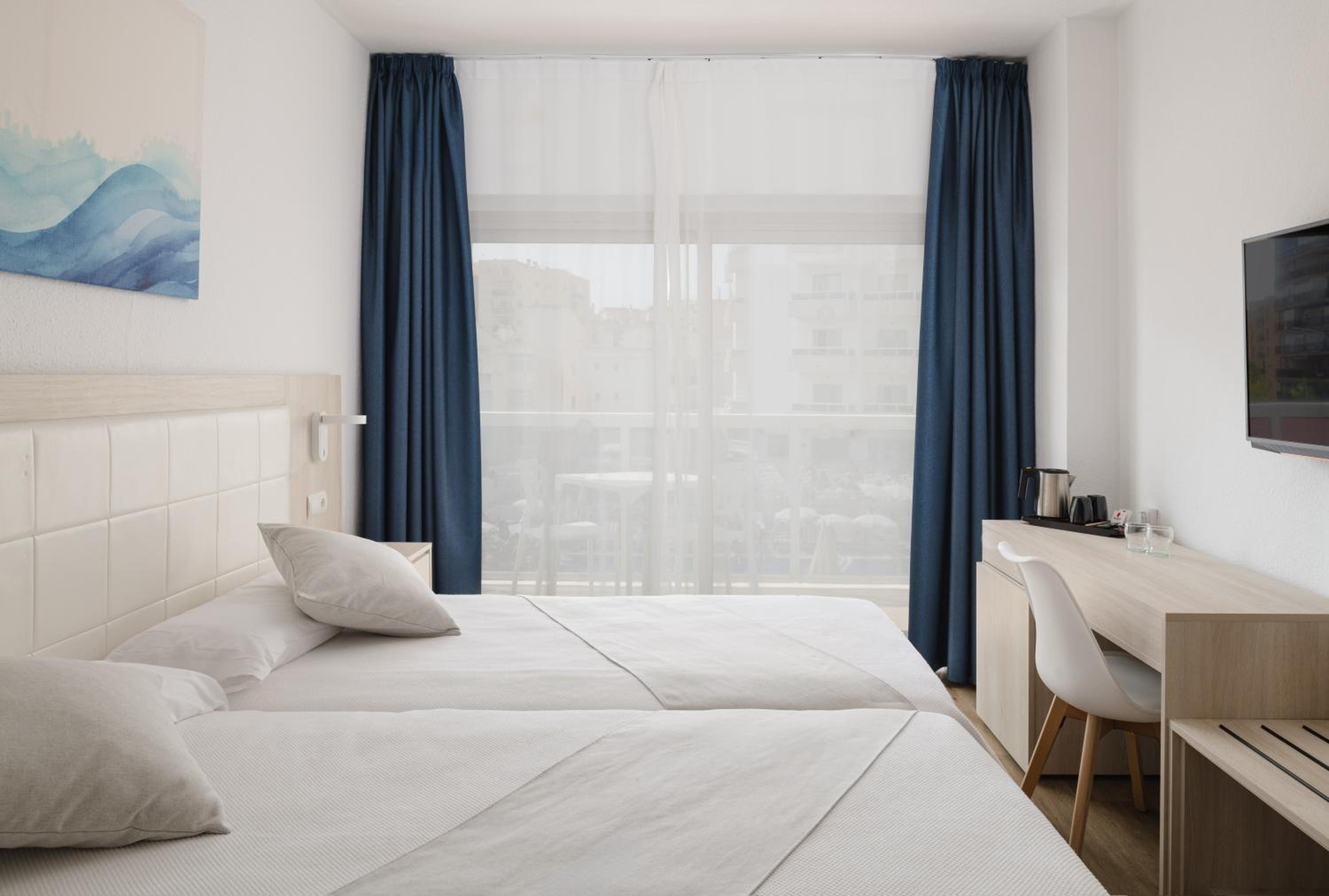 Superior Double or Twin Room photo 3