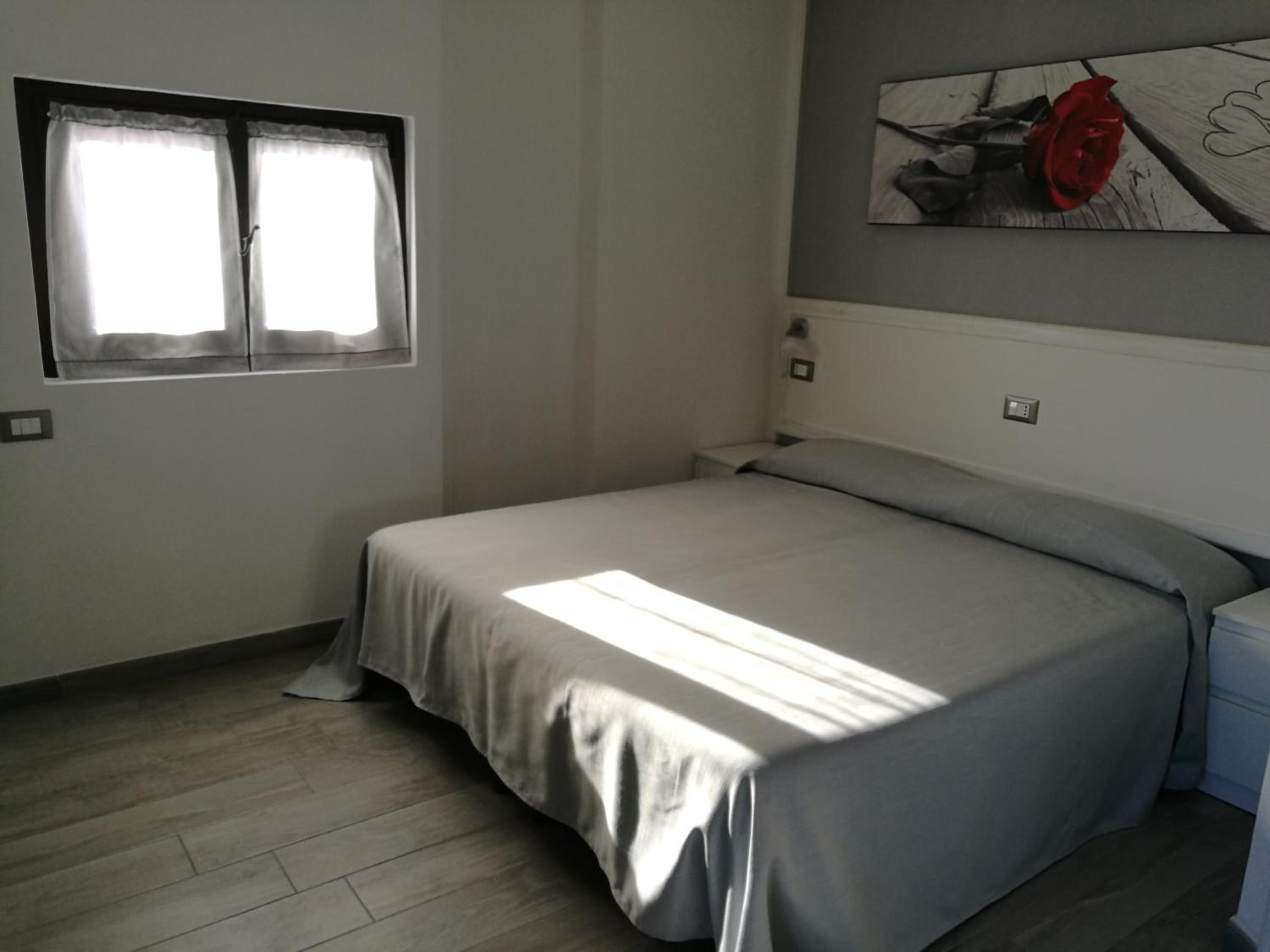 Superior Double or Twin Room with Lake View photo 1