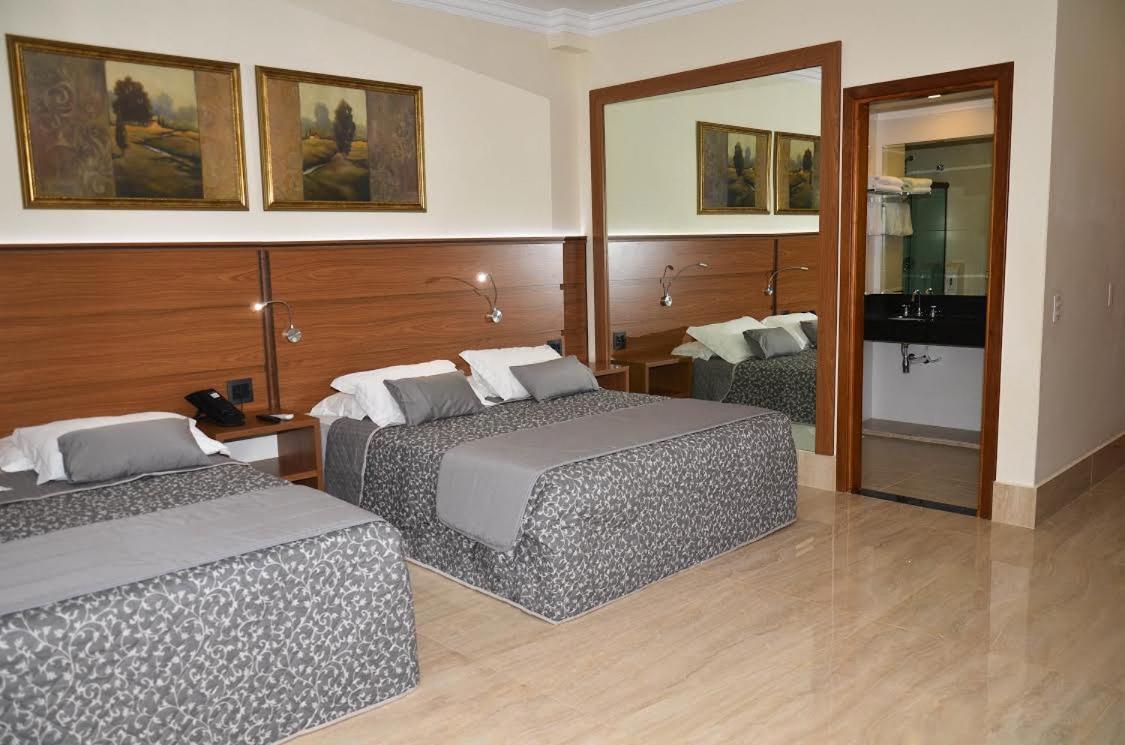 Deluxe Queen Room With Two Queen Beds