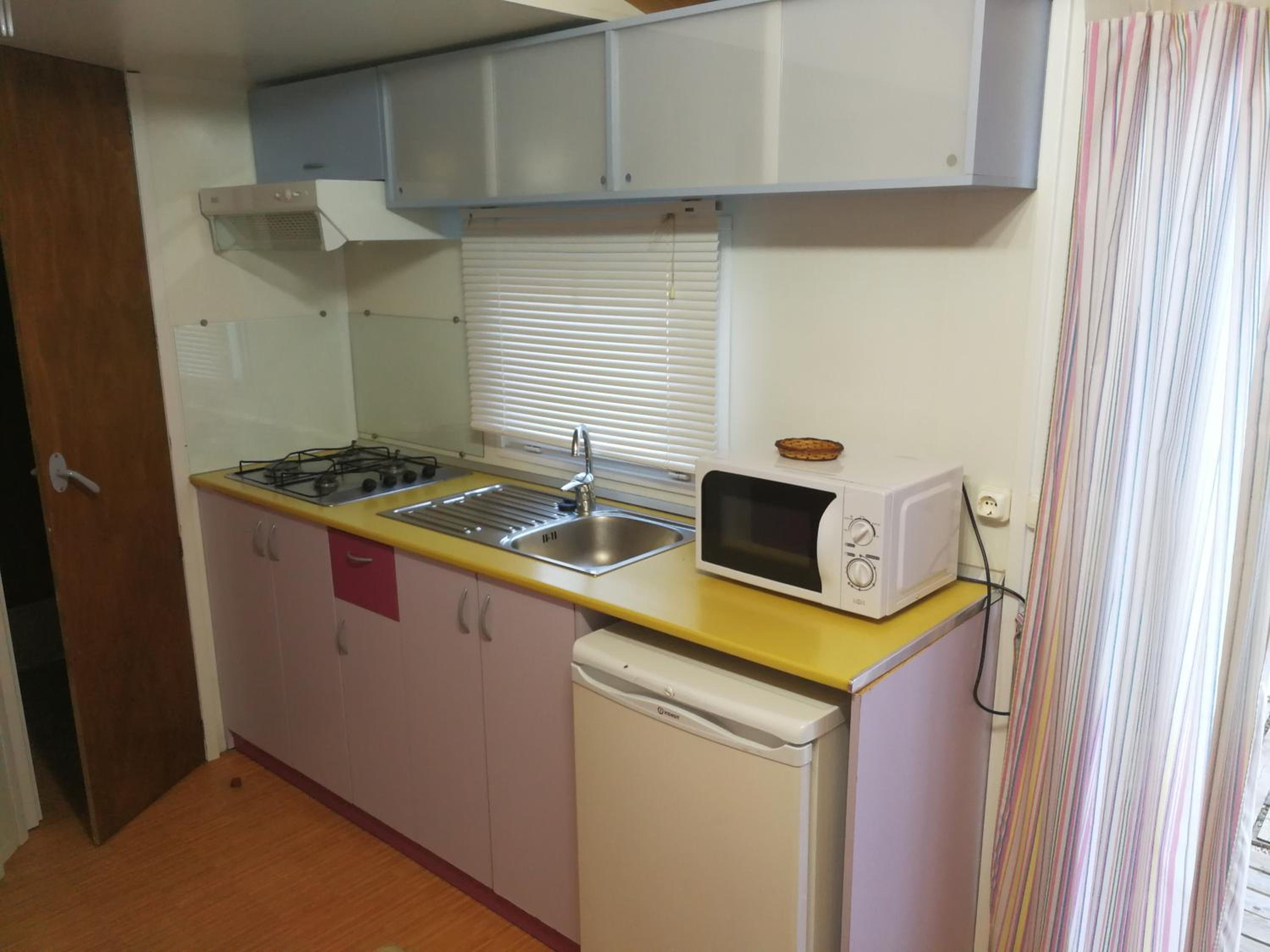 Mobile Home - Photo 12