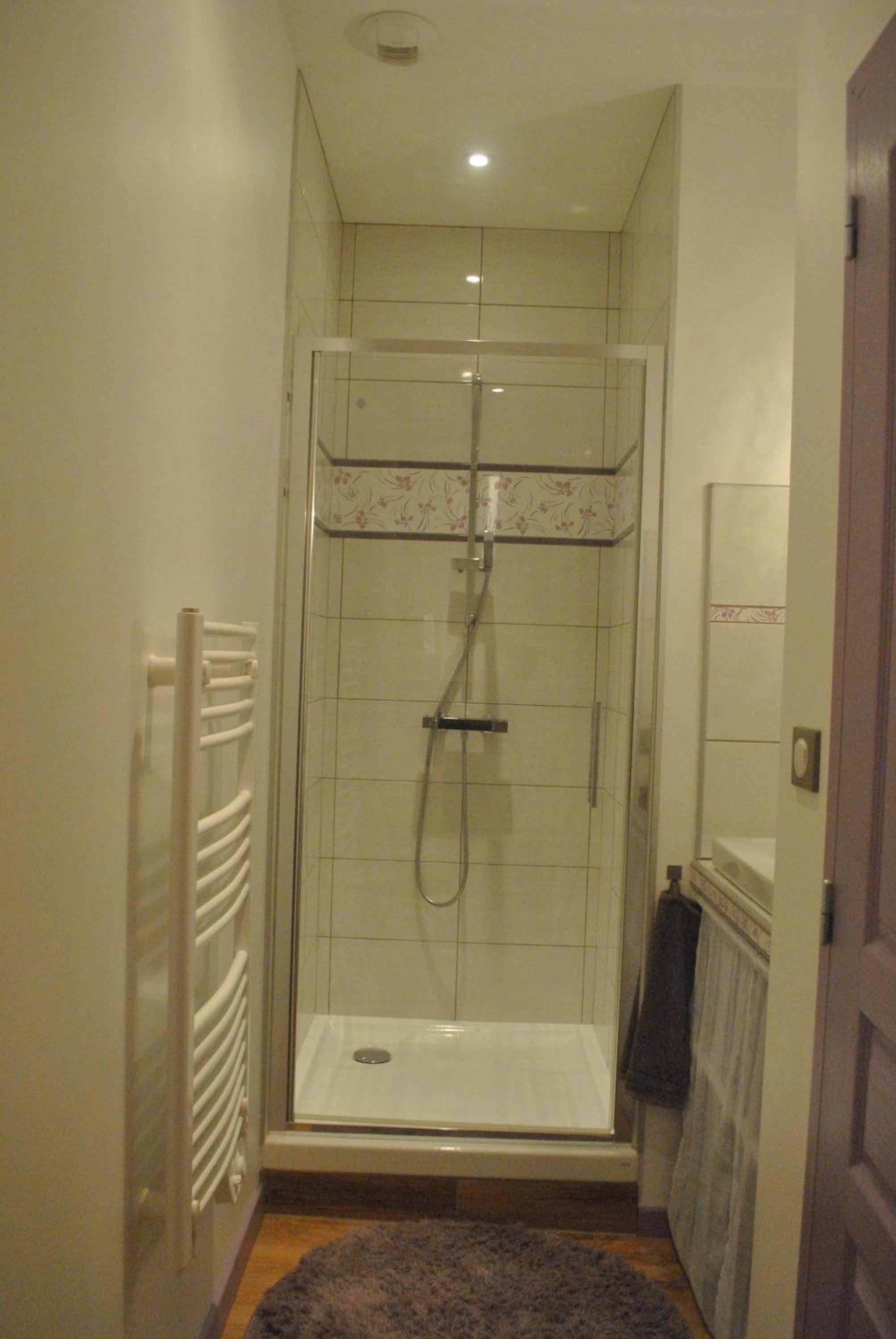Family Room with Shower - Photo 4