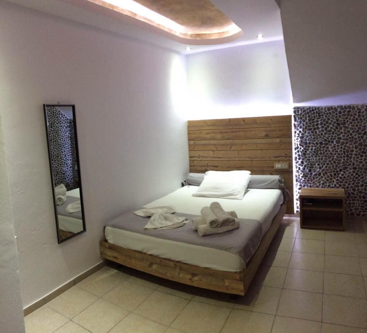 Superior Double or Twin Room - Photo 24