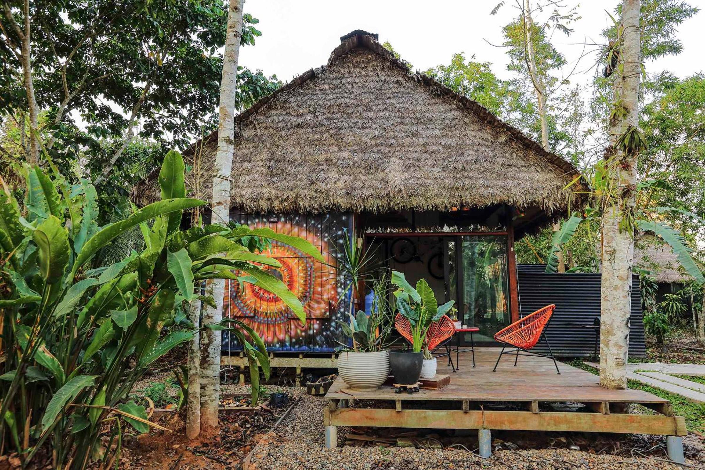Superior Bungalow - Photo 3