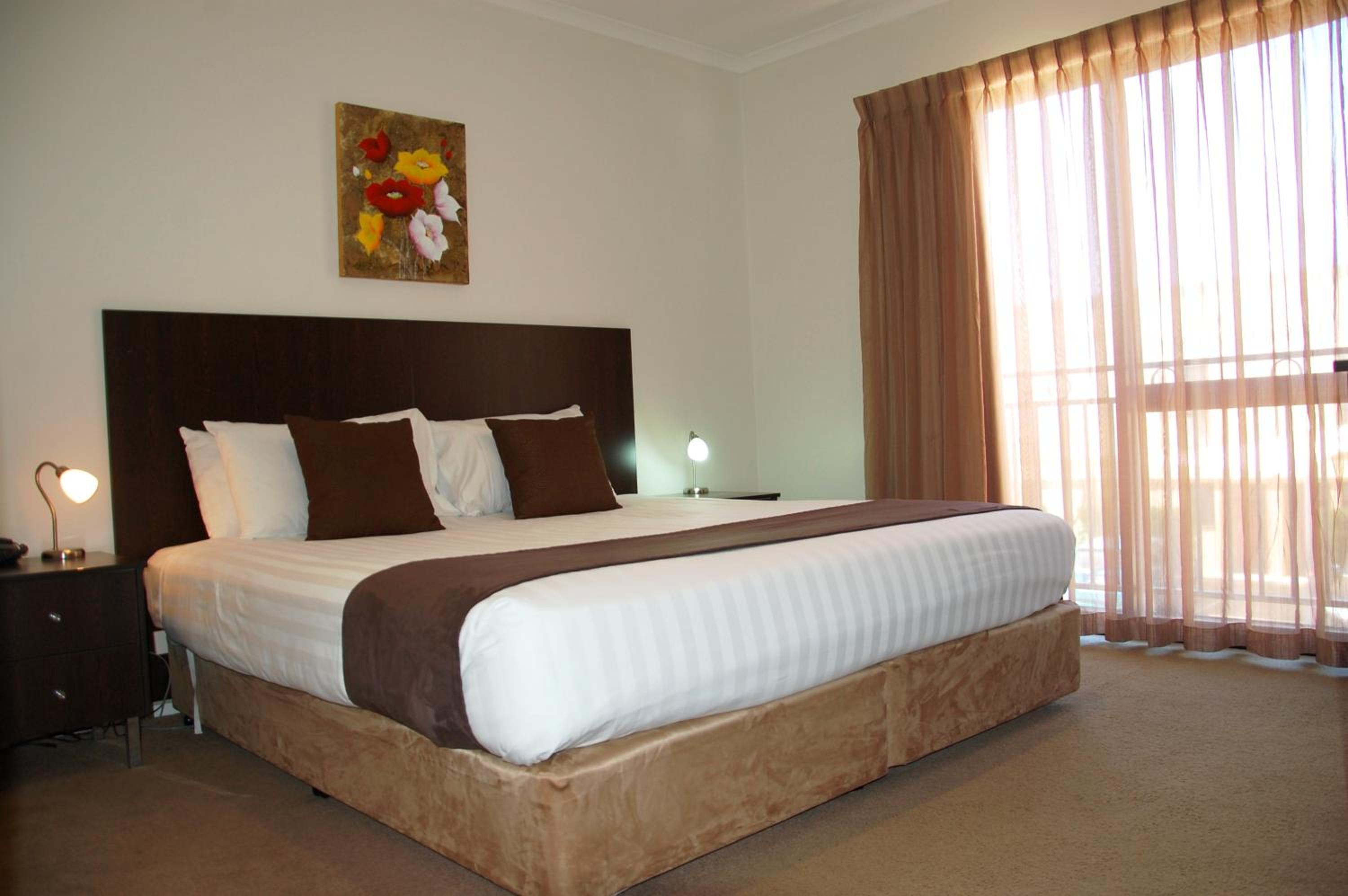 Two-Bedroom Apartment - Photo 8