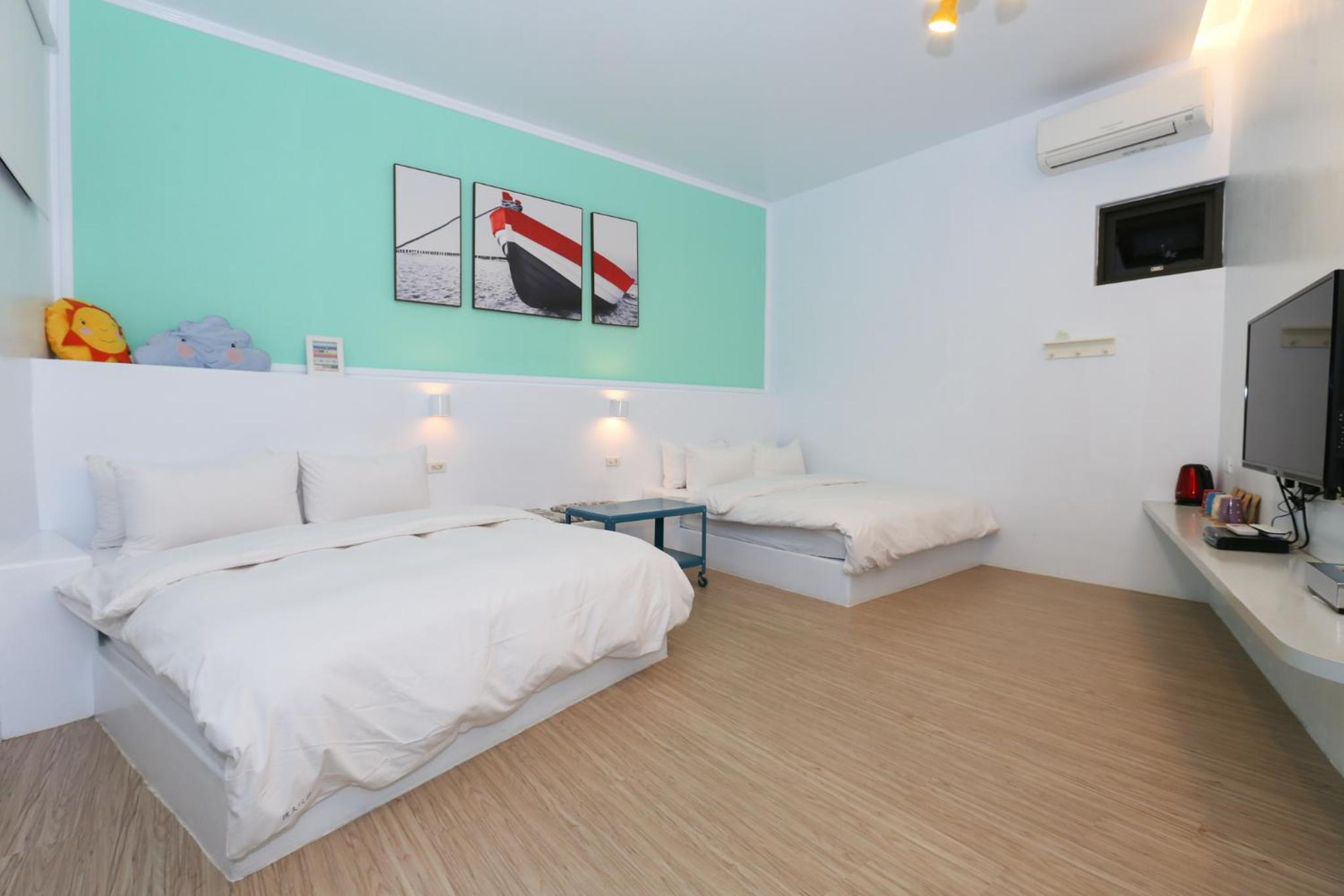 Deluxe Family Suite photo 1