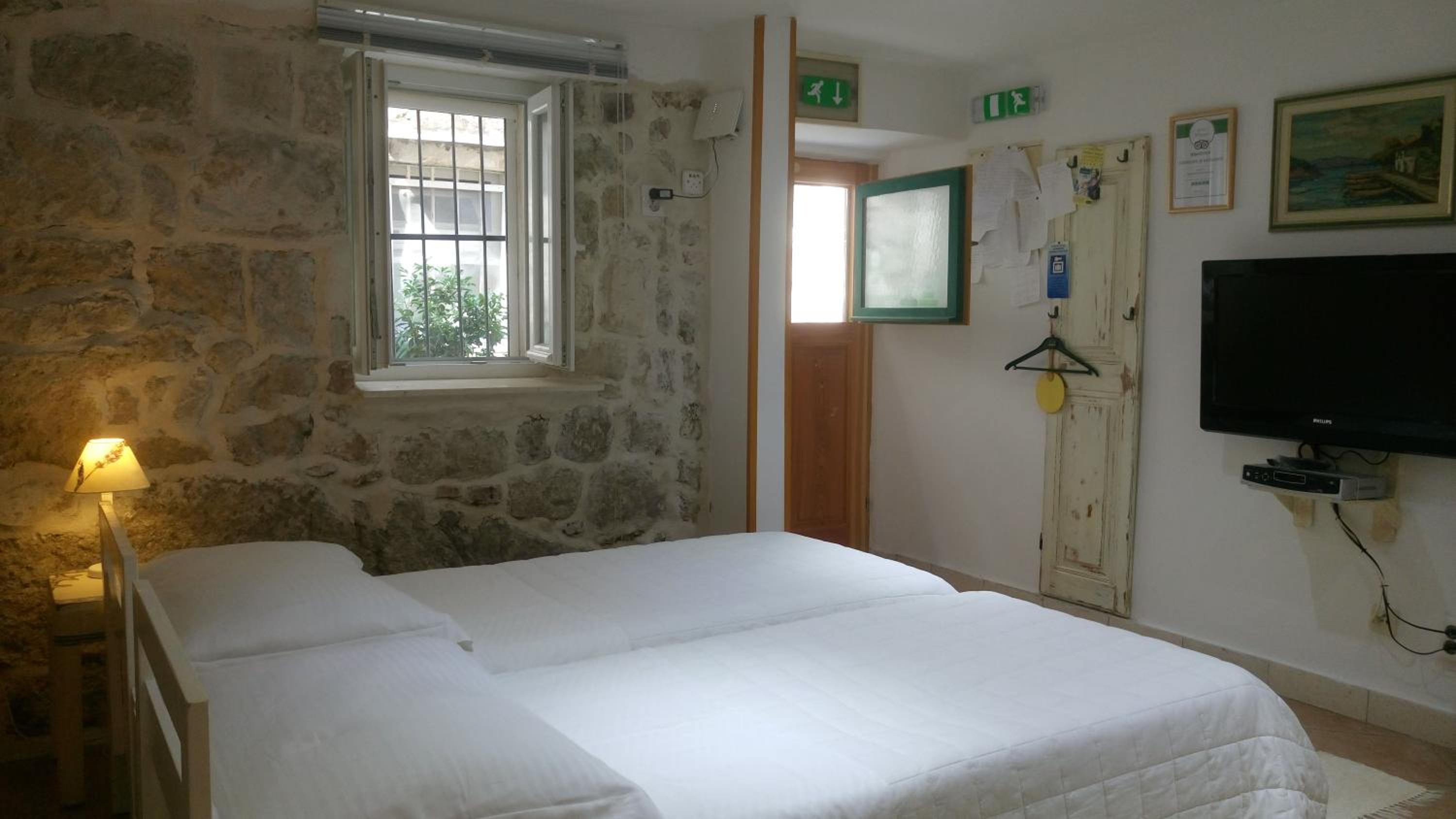 Studio Apartment- Zvijezdiceva street 15