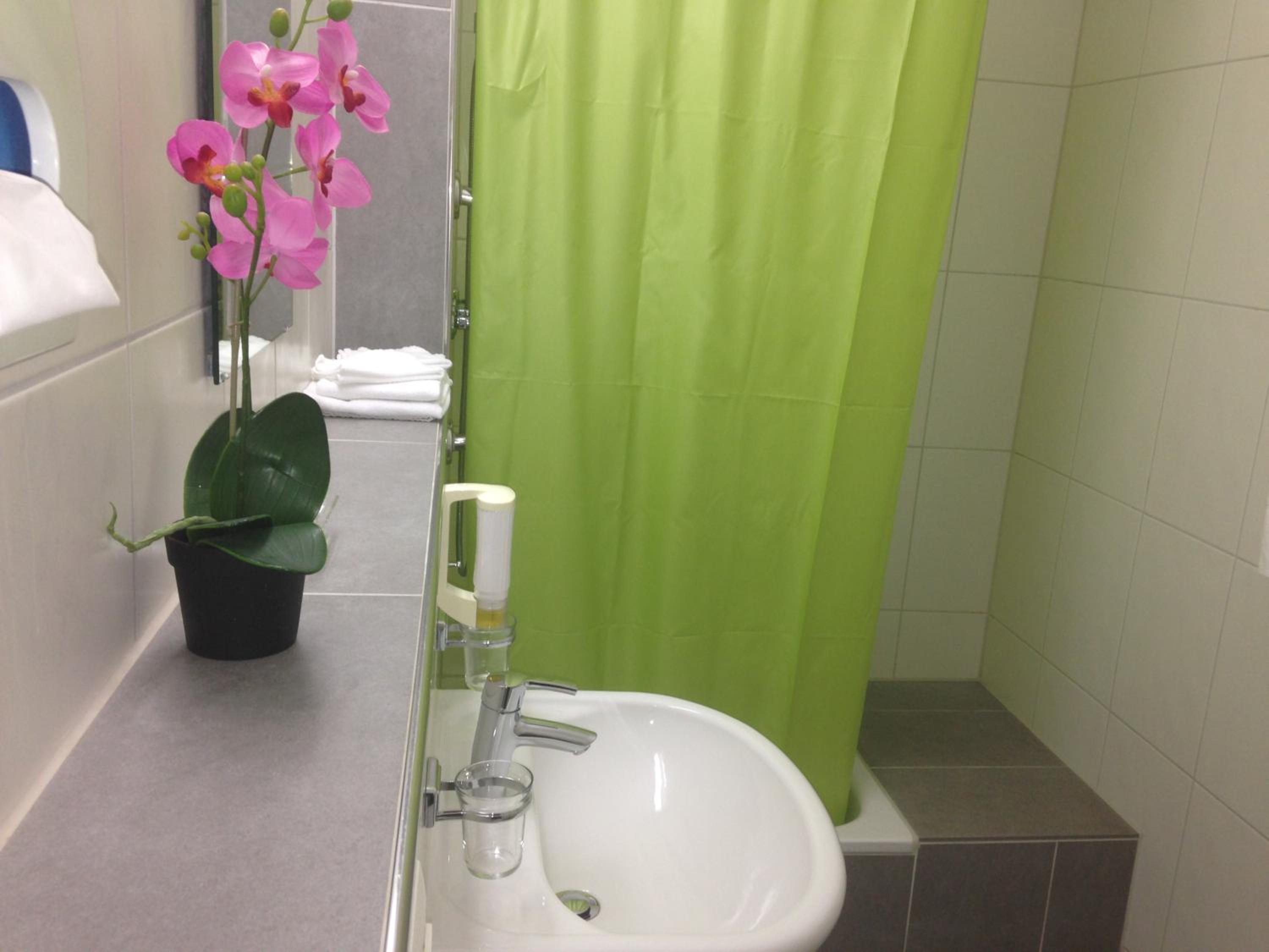Family Room with Bathroom photo 2