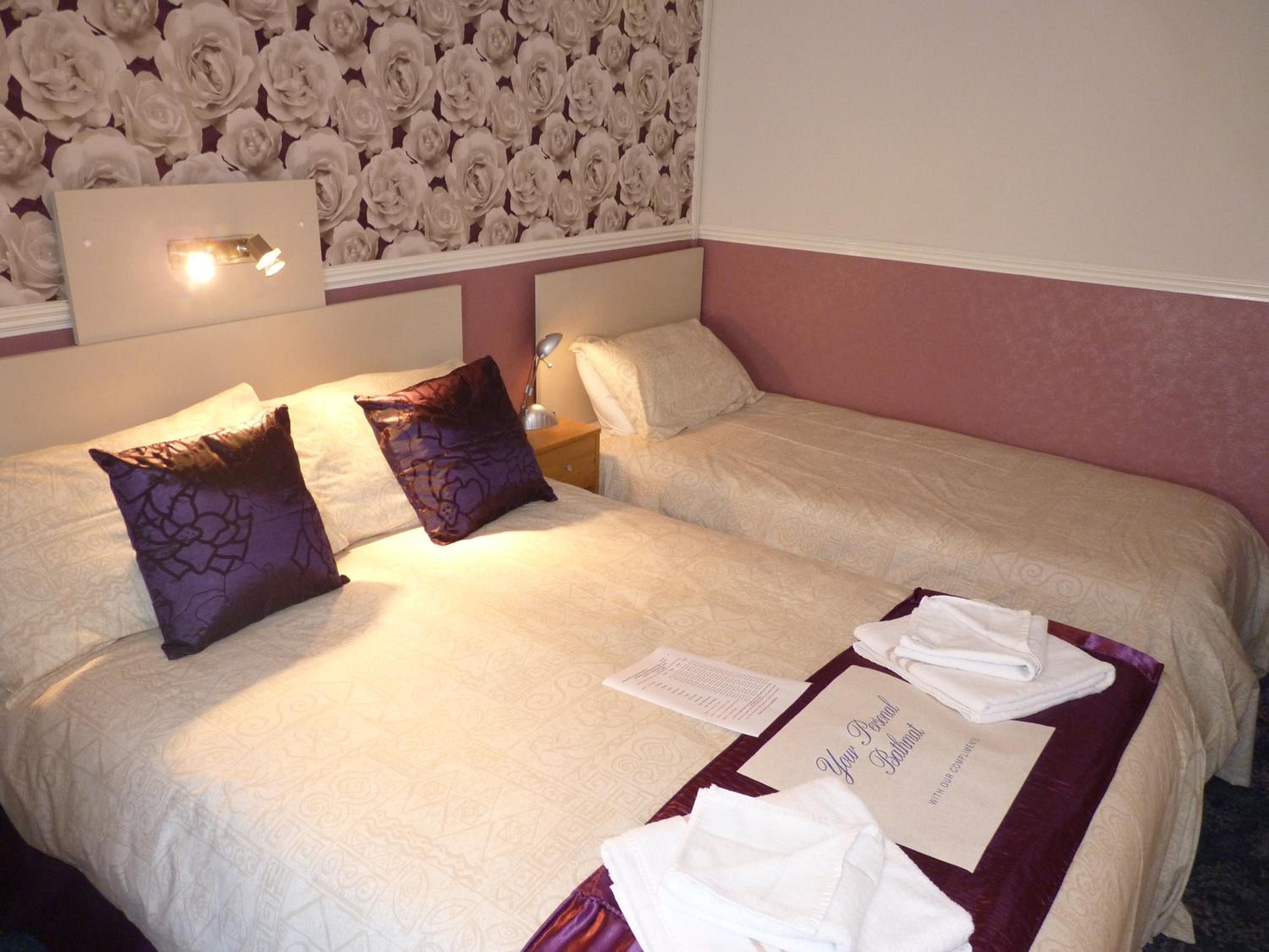 Twin Room - Photo 1