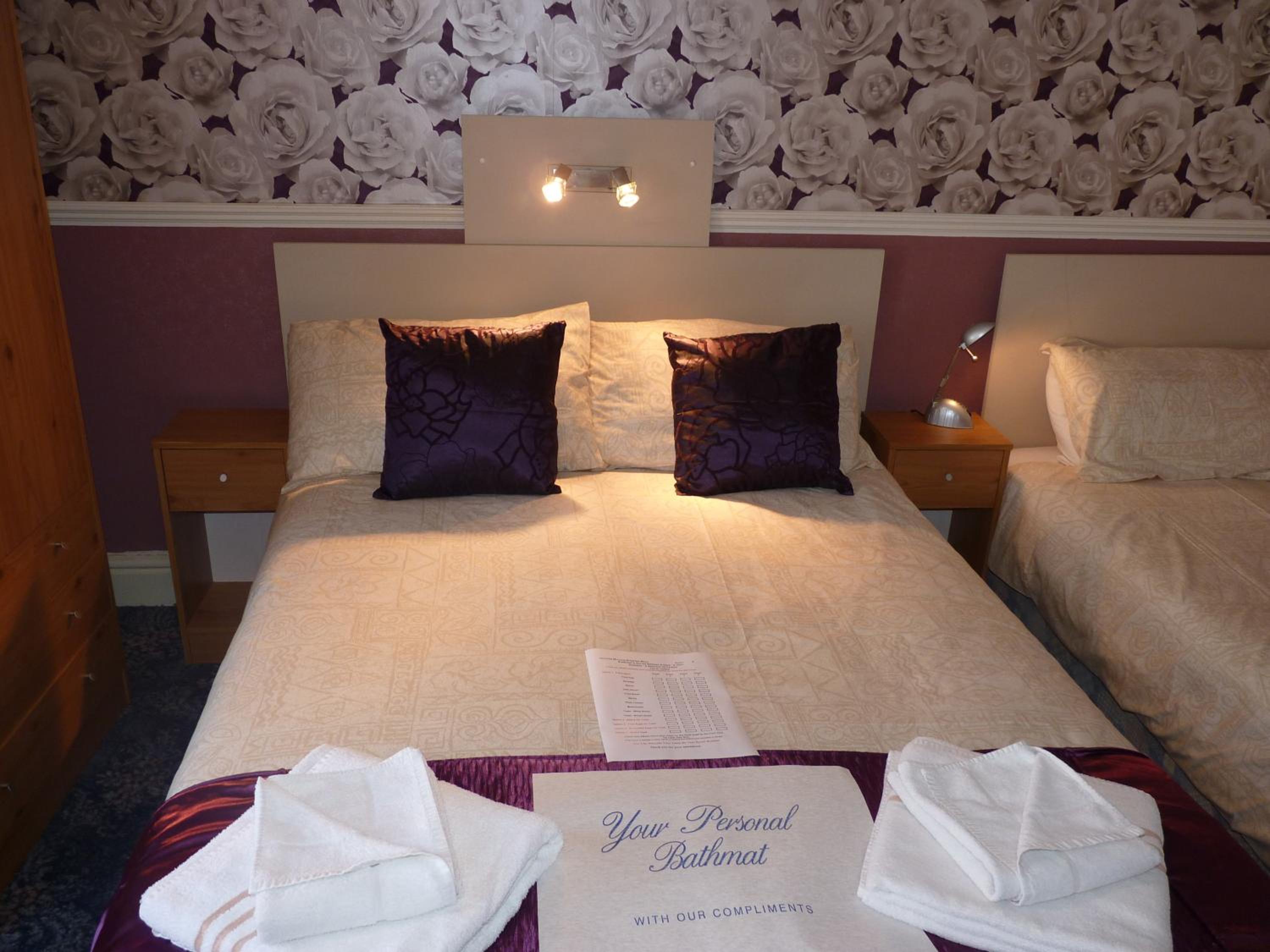 Twin Room - Photo 2