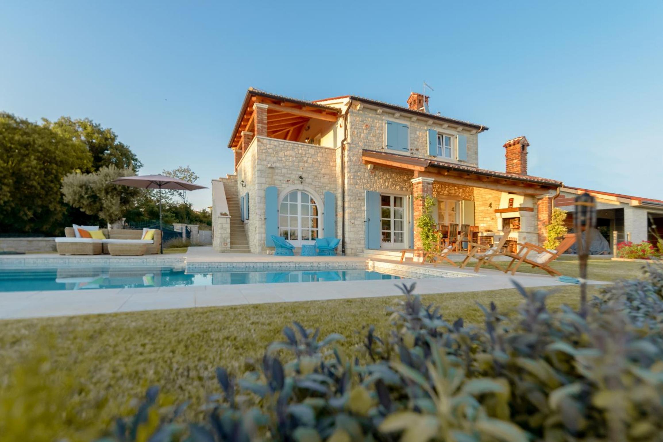 Three-Bedroom Villa photo 2