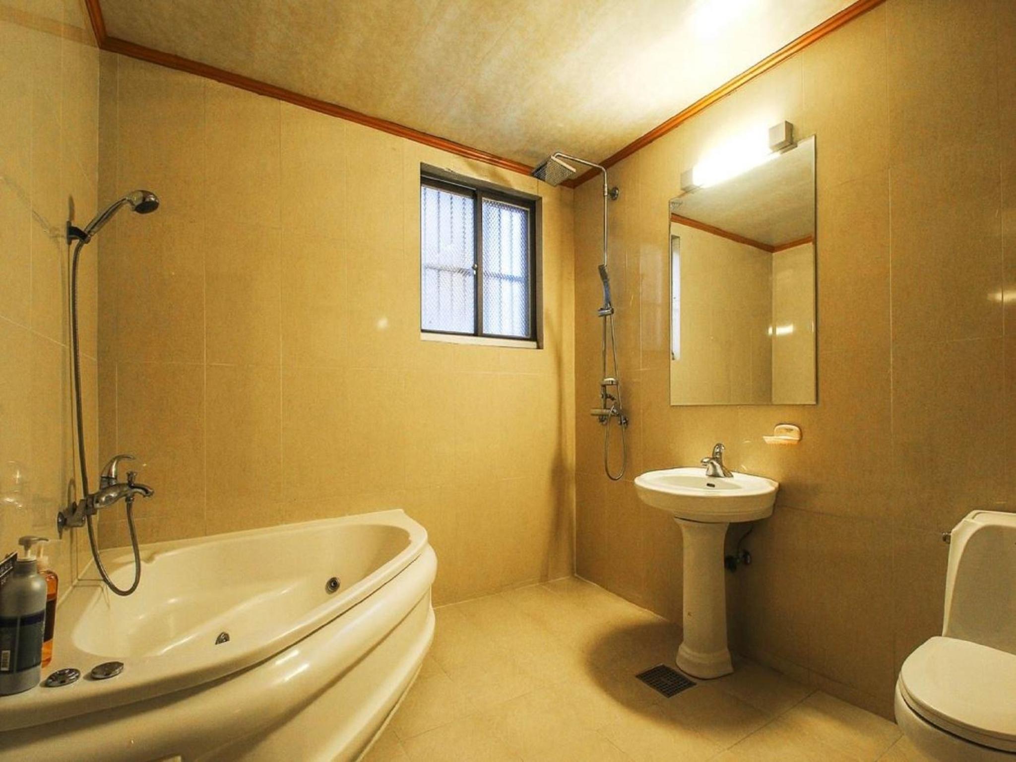 Royal Suite with Sea View - Photo 2