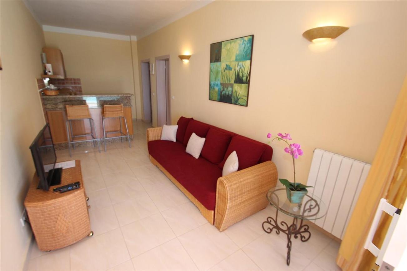 Apartamento con vista a la piscina