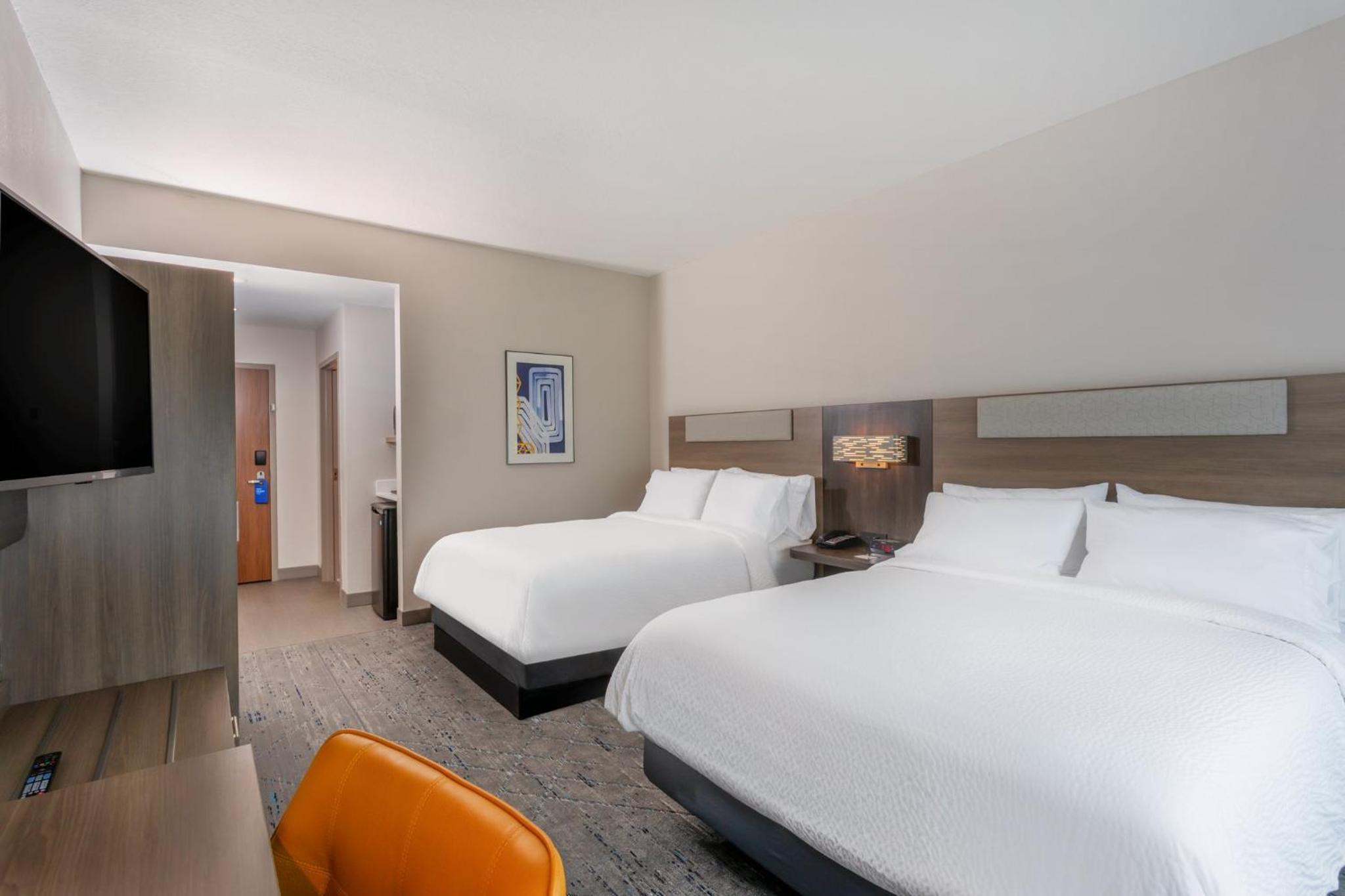 Standard Room with Two Queen Beds