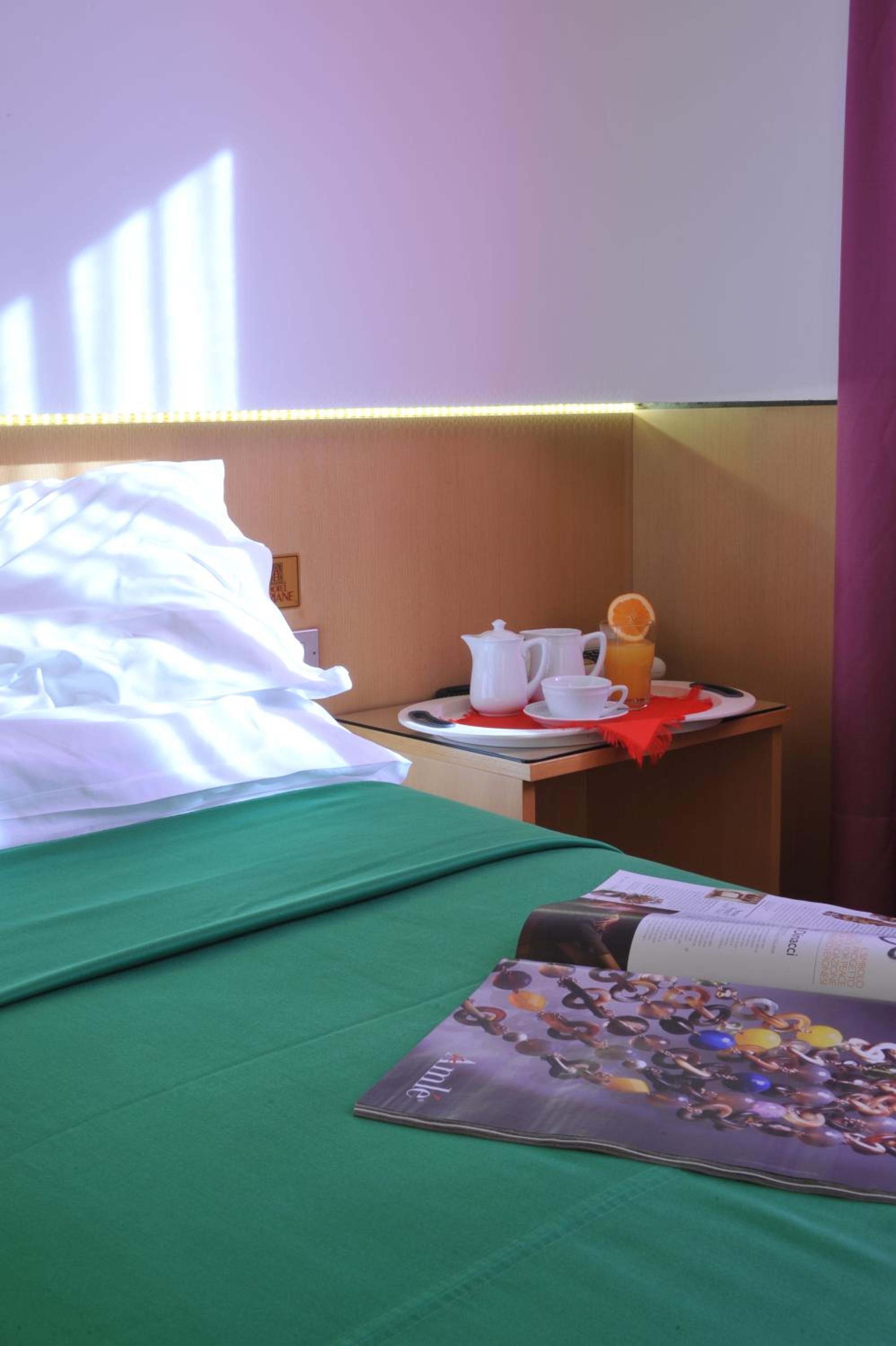 Twin Room - Photo 2