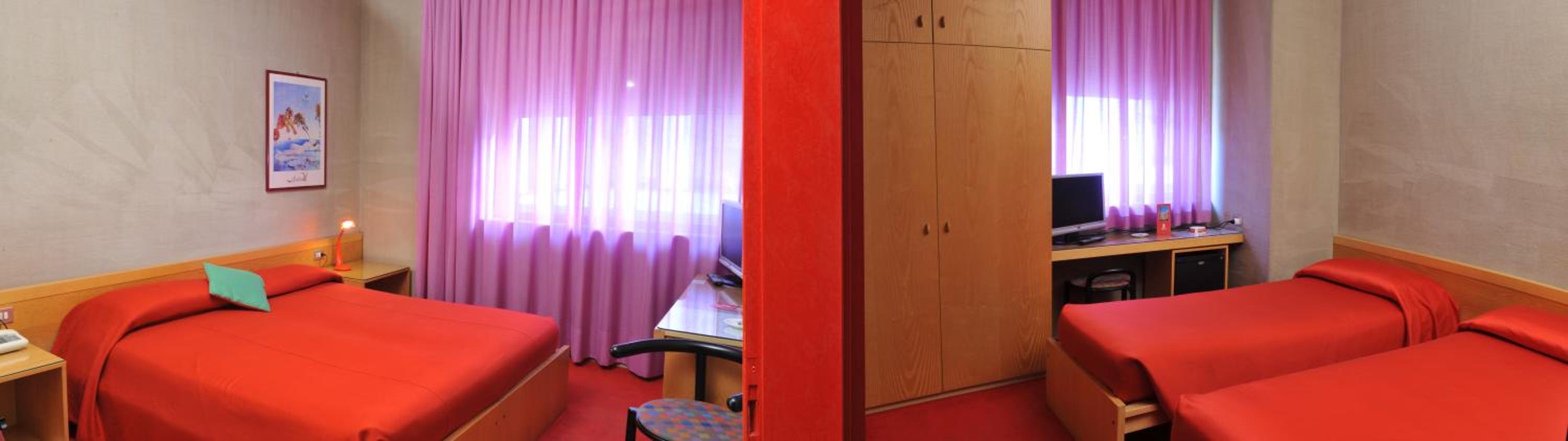 Family Room (2 Adults + 2 Children) photo 3
