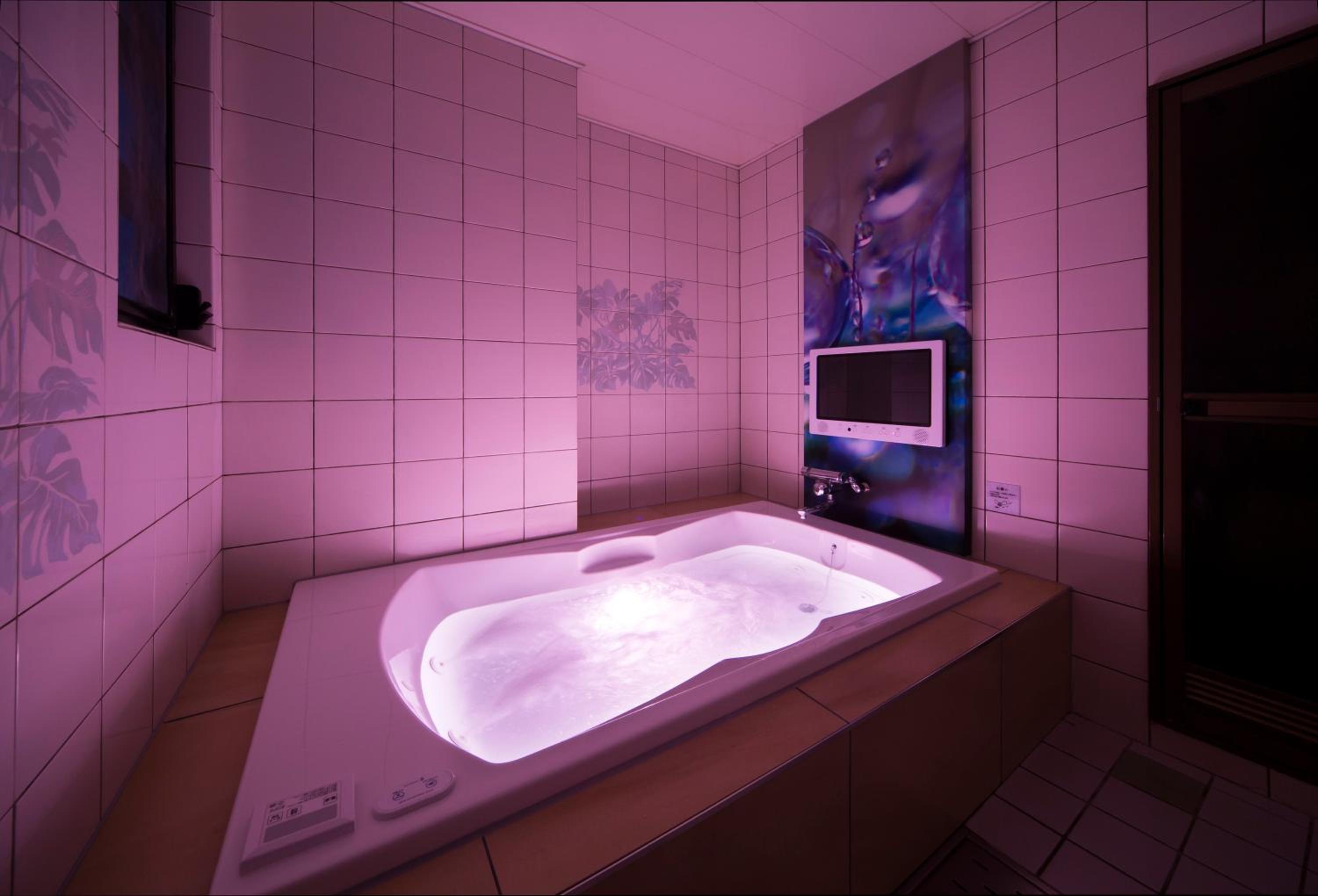 Economy Double Room - Photo 10