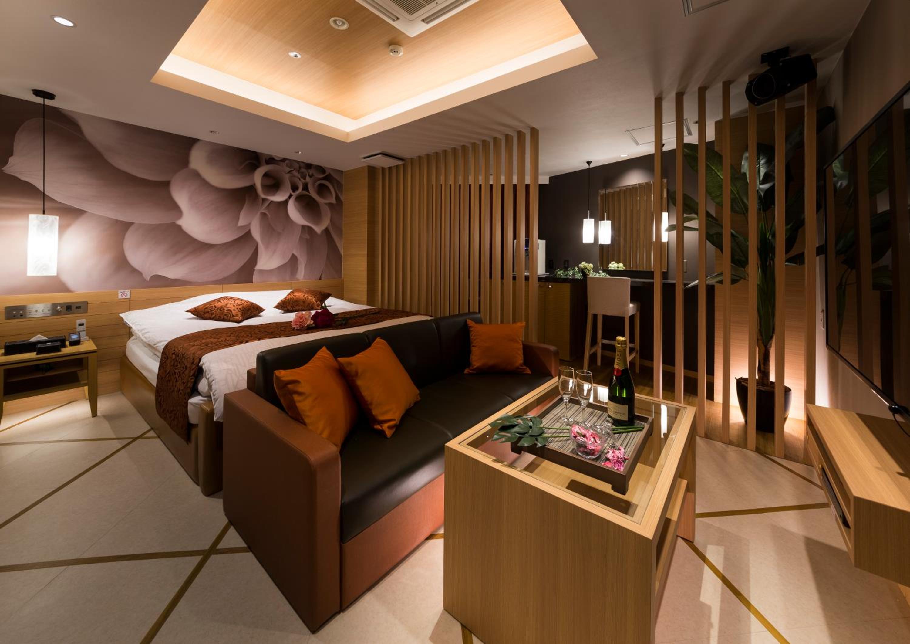 Standard Double Room - Photo 12