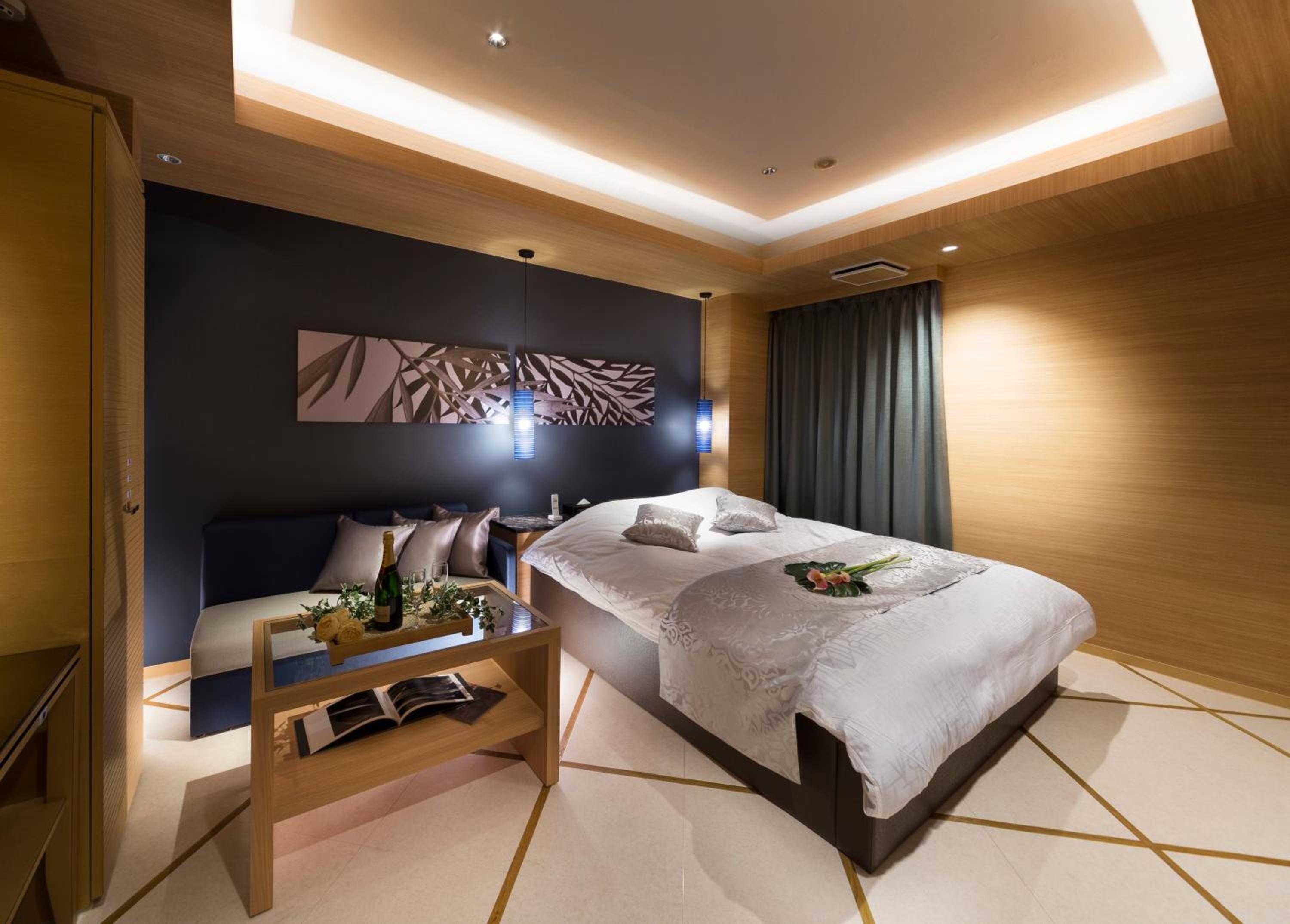 Standard Double Room - Photo 8