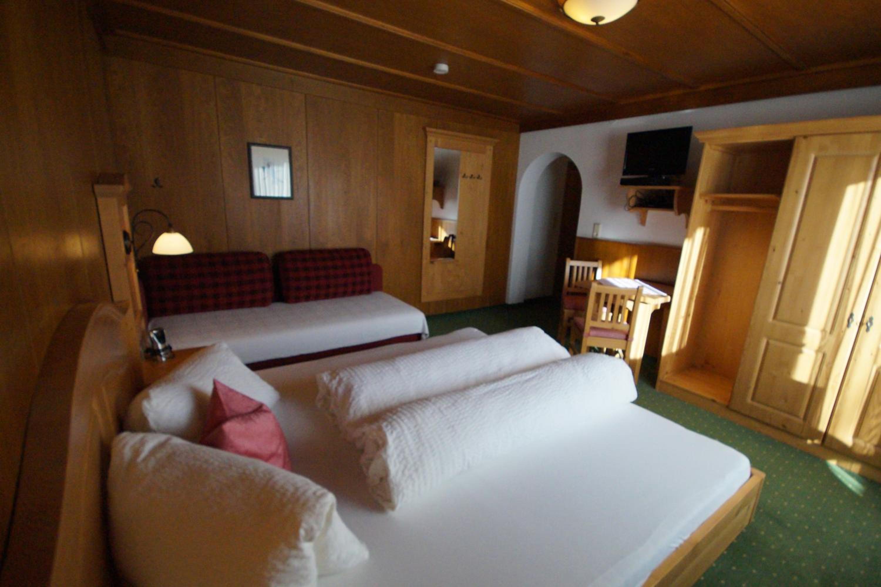 Three-Bedroom Apartment with Balcony photo 1