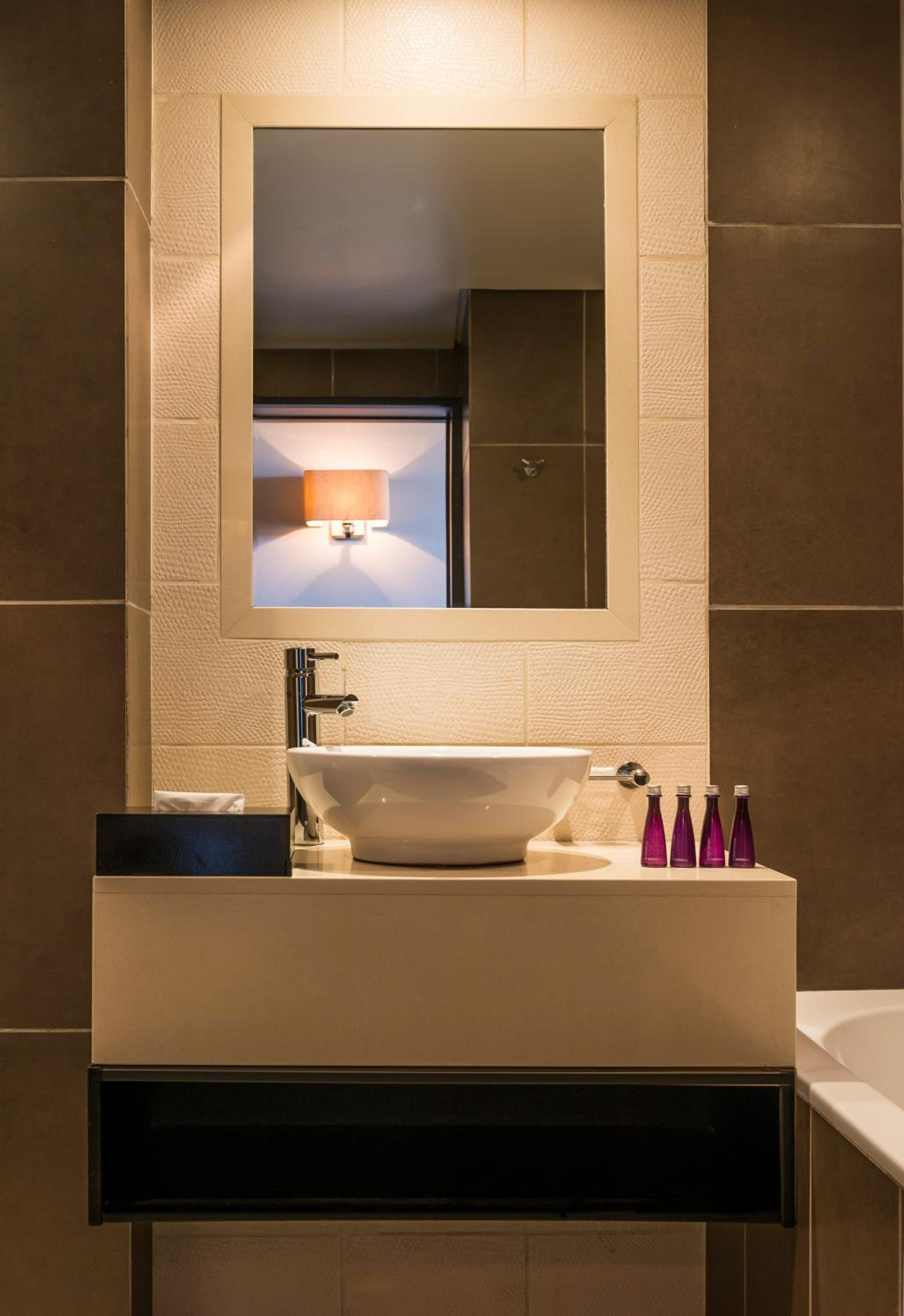 AVANI Suite - Photo 7