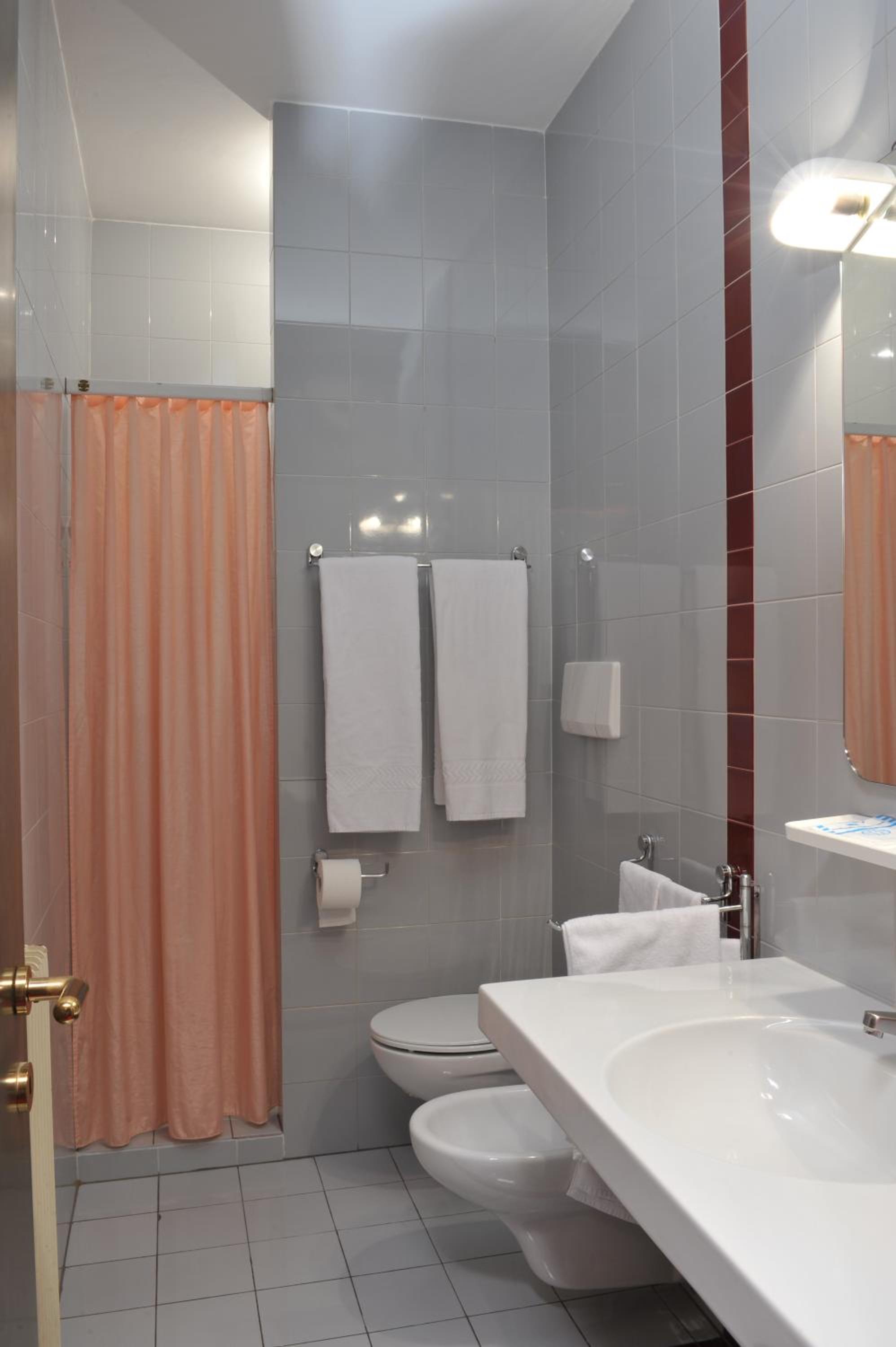 Double Room - Photo 4
