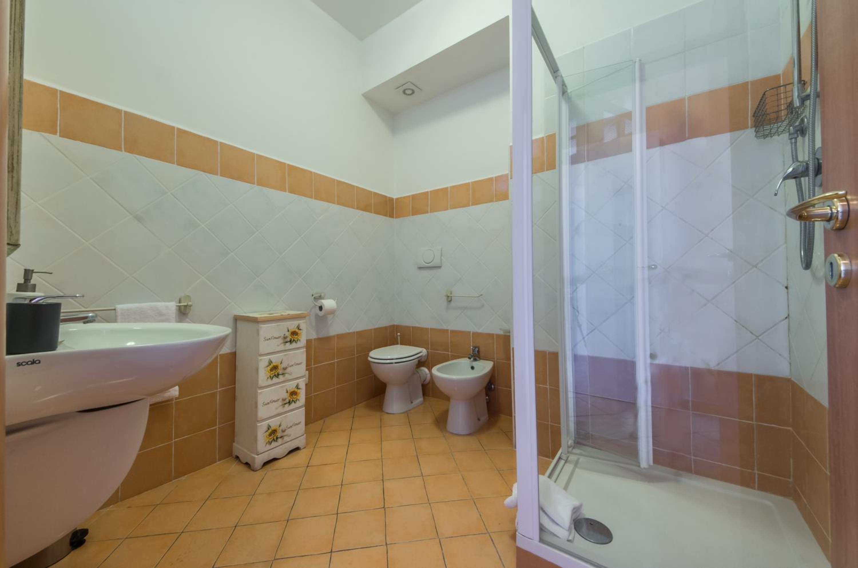 Superior Double or Twin Room - Photo 15